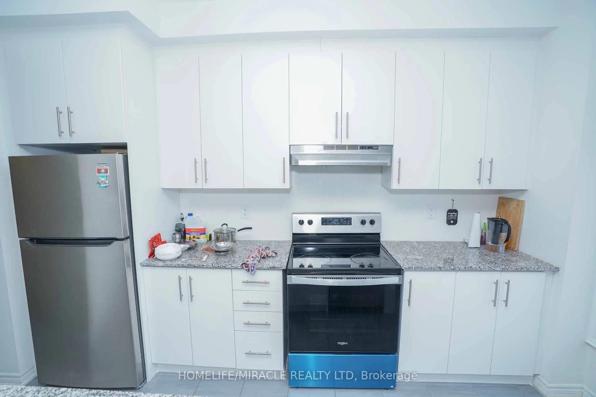 2 Queenpost Drive