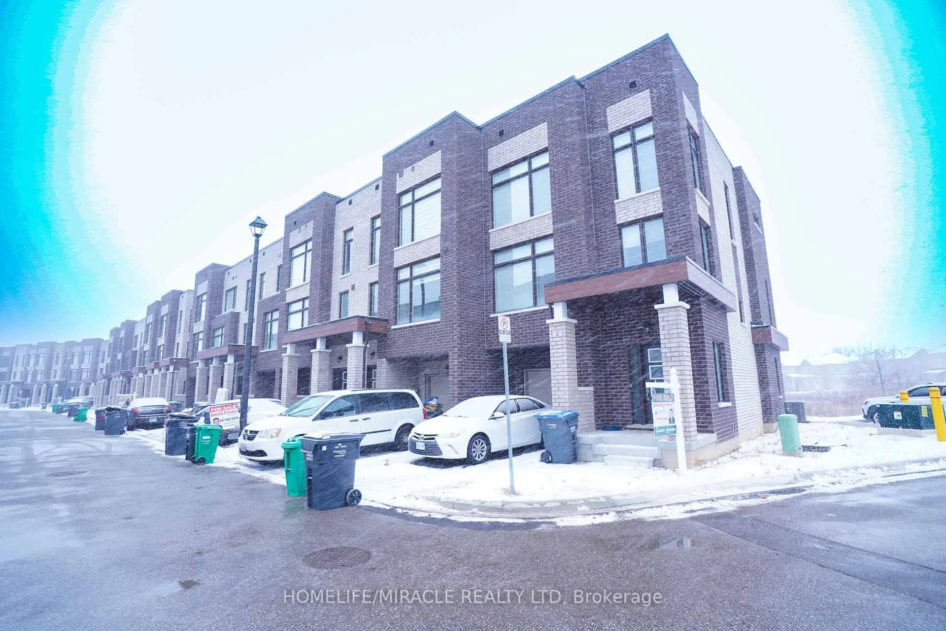 2 Queenpost Drive