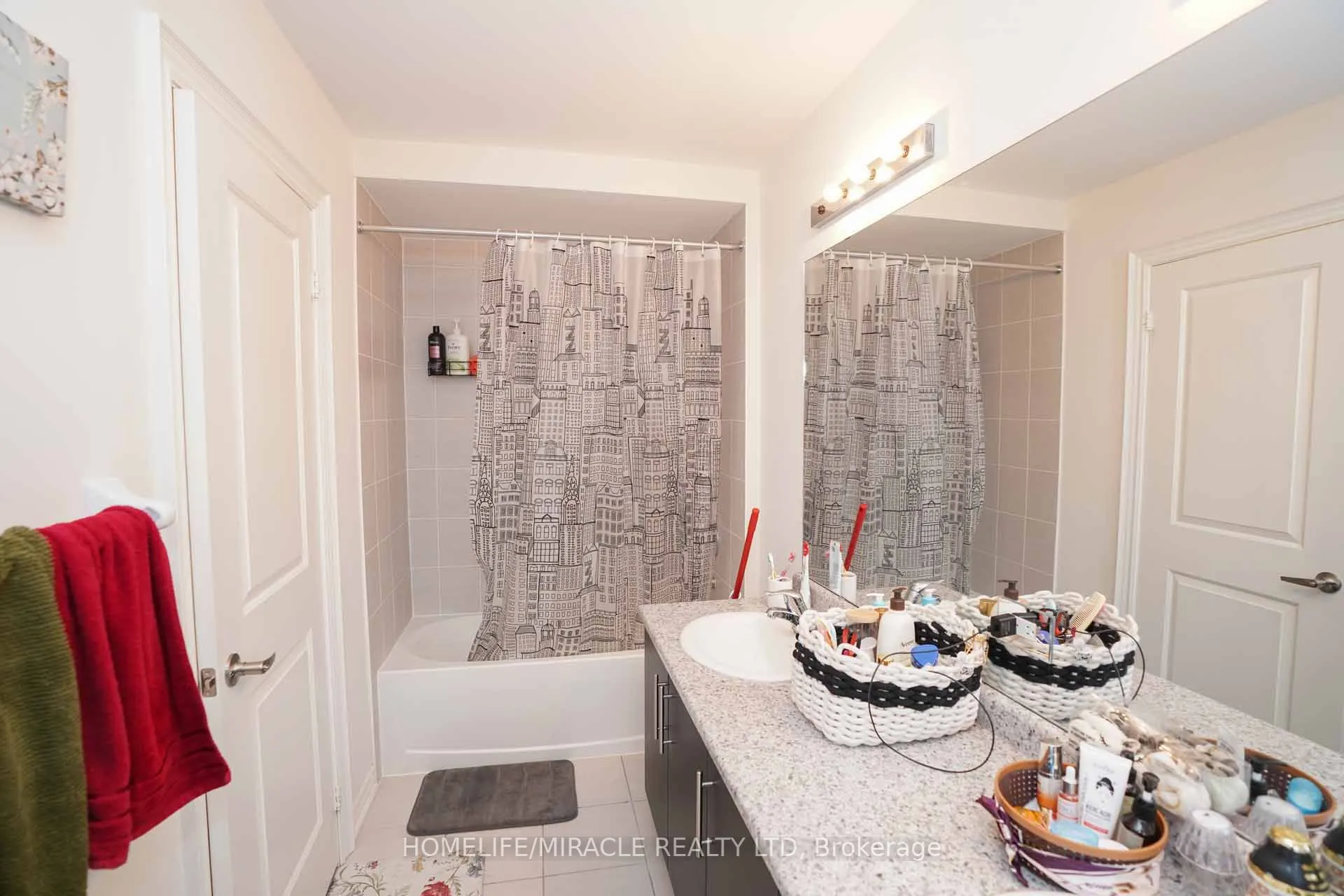 2 Queenpost Drive