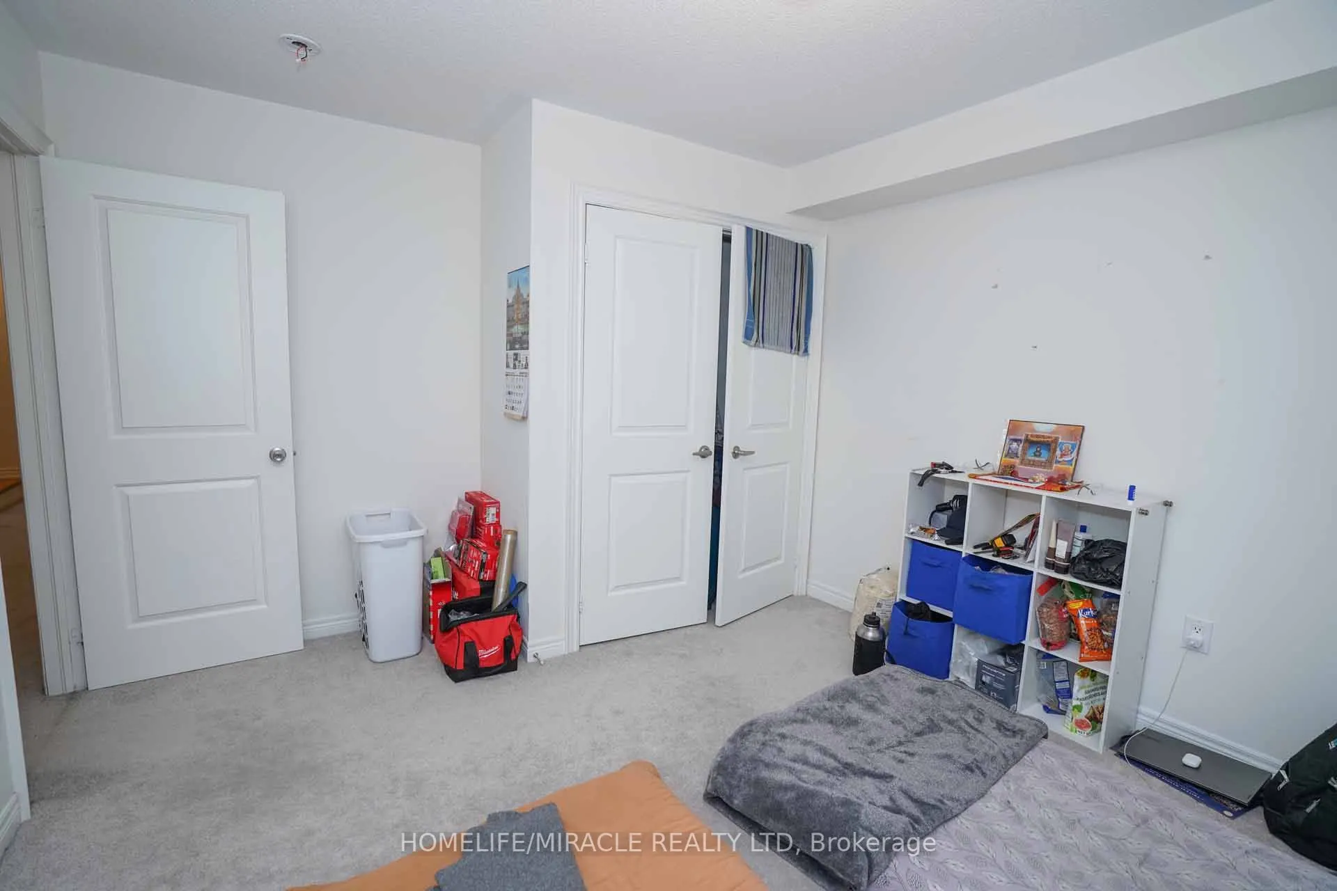 2 Queenpost Drive
