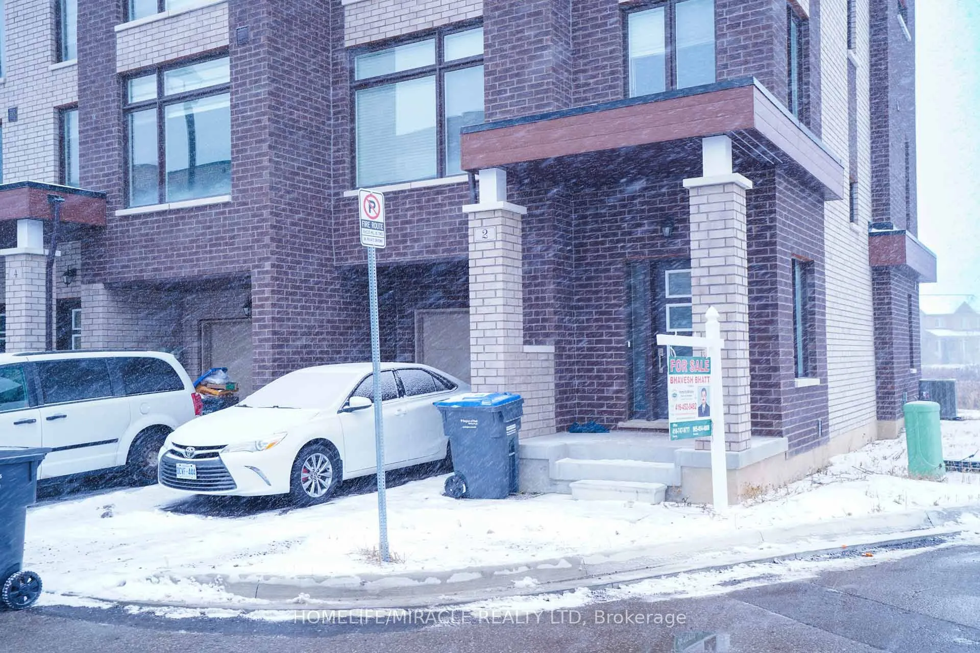 2 Queenpost Drive