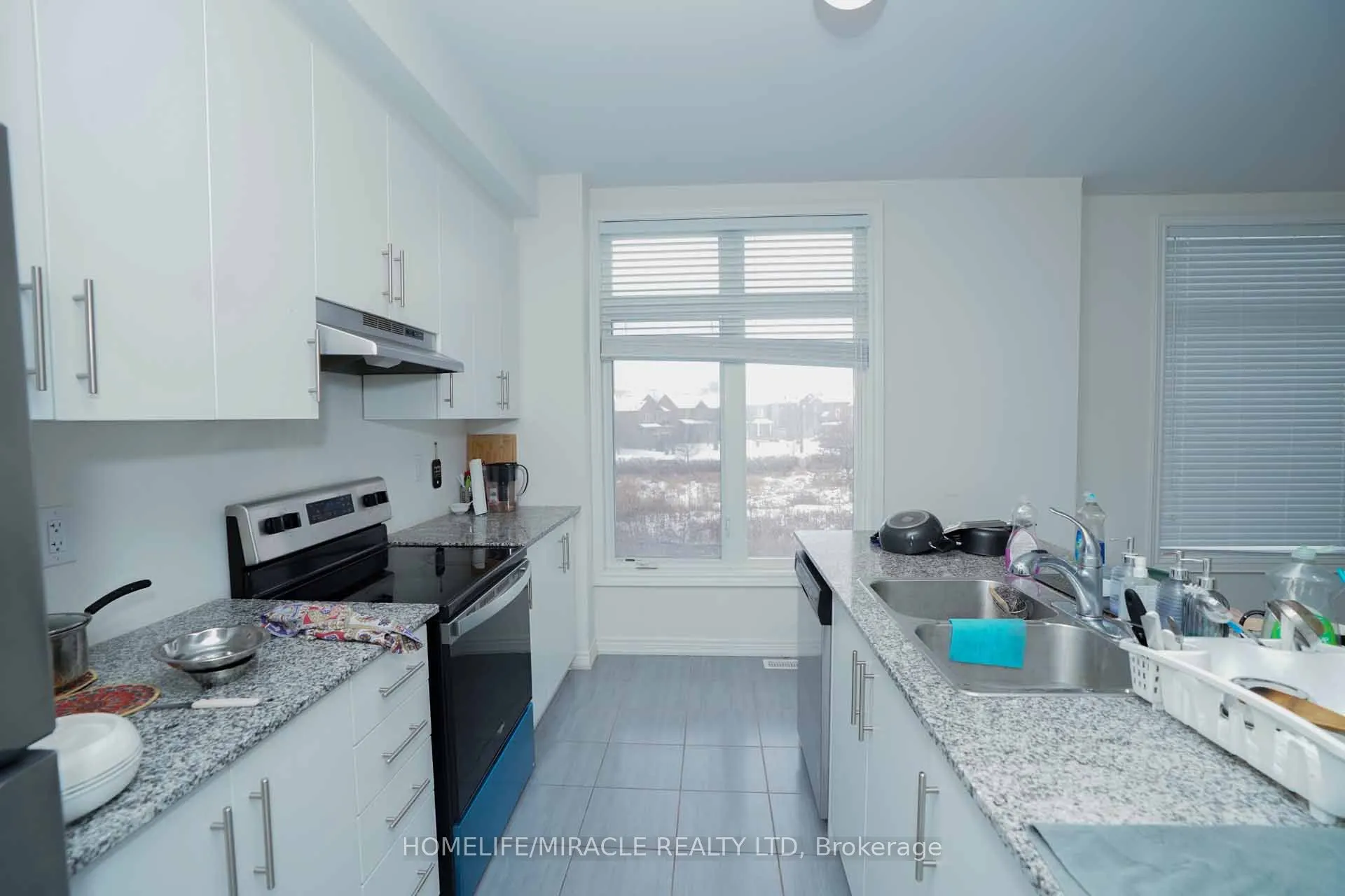 2 Queenpost Drive