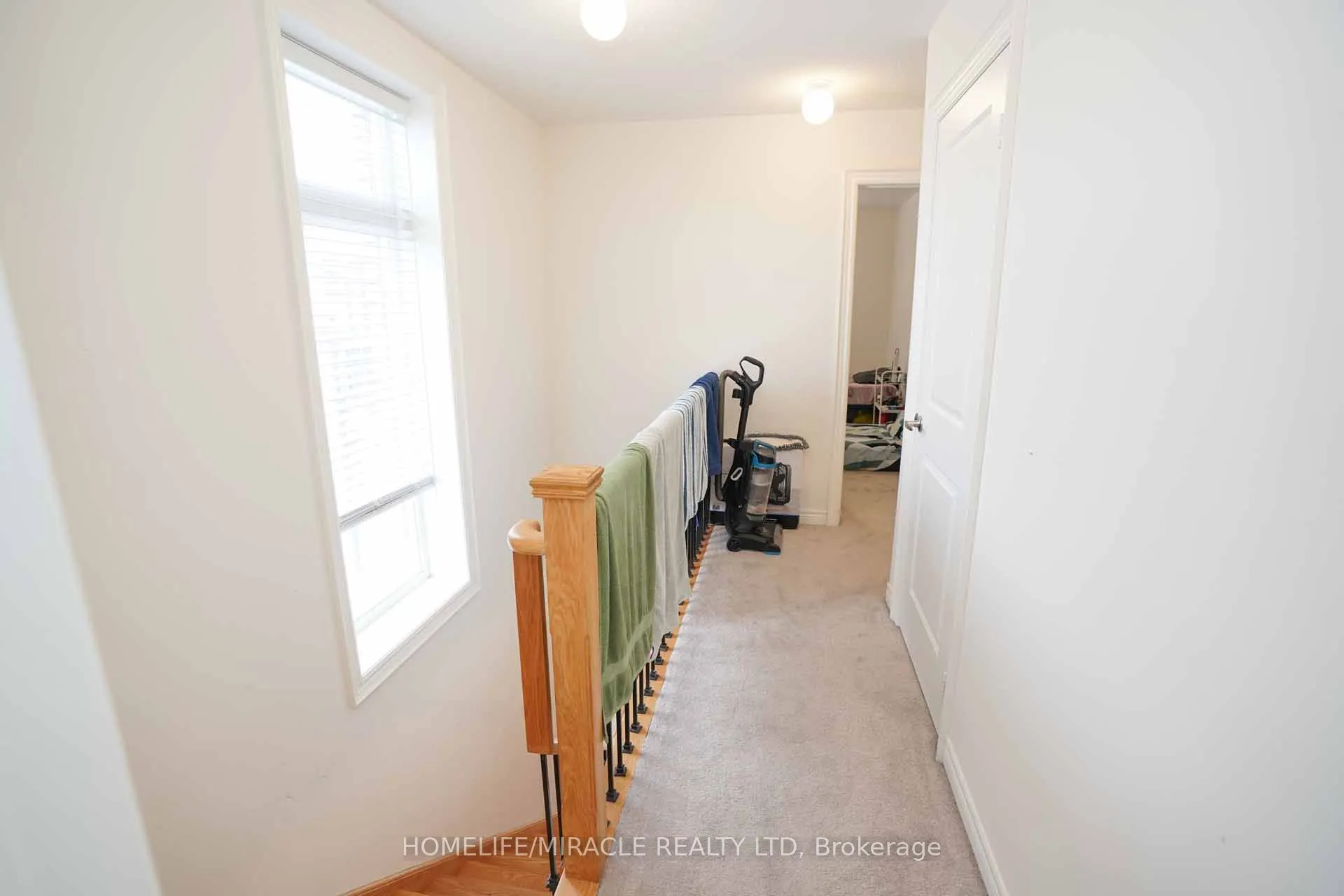 2 Queenpost Drive