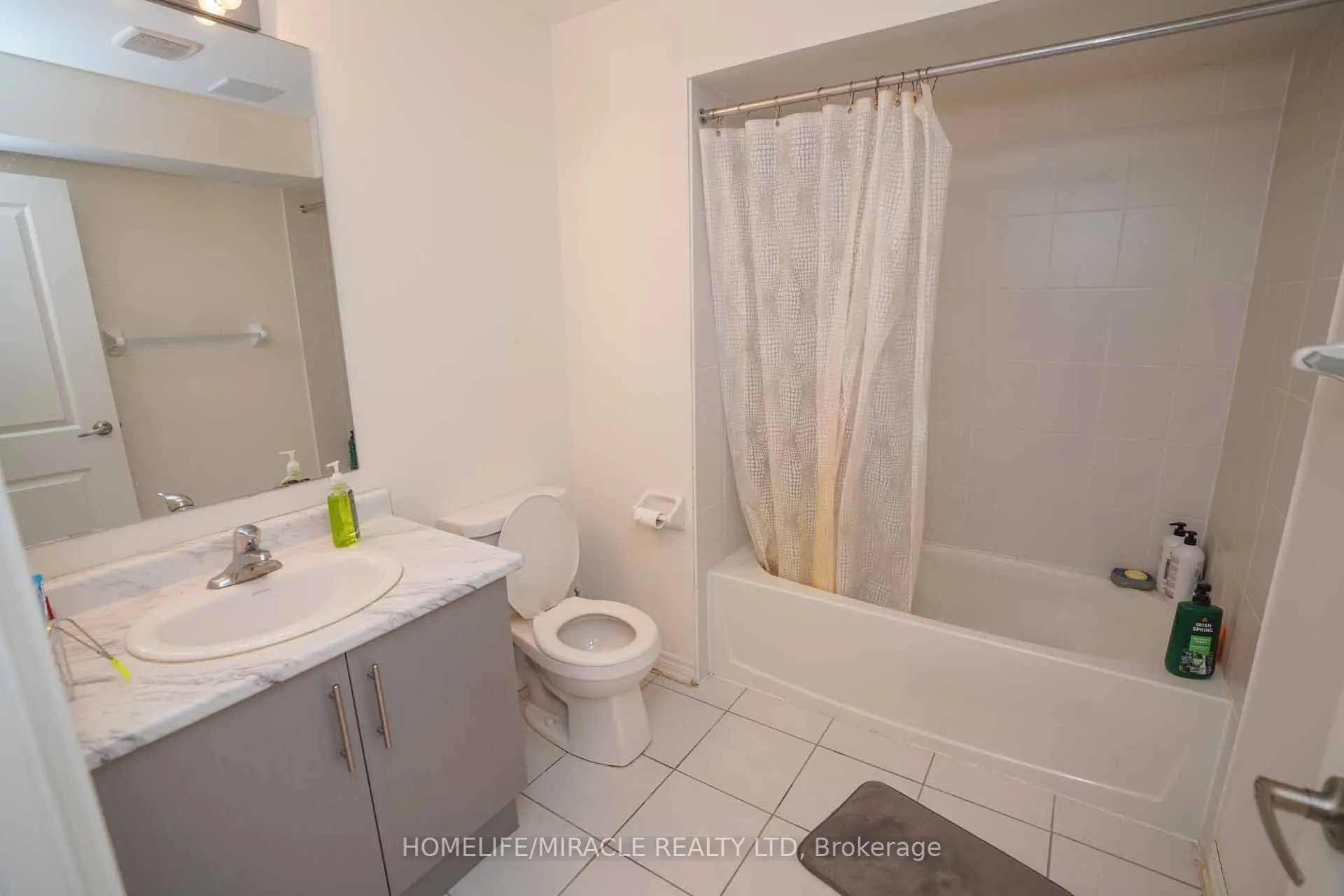 2 Queenpost Drive