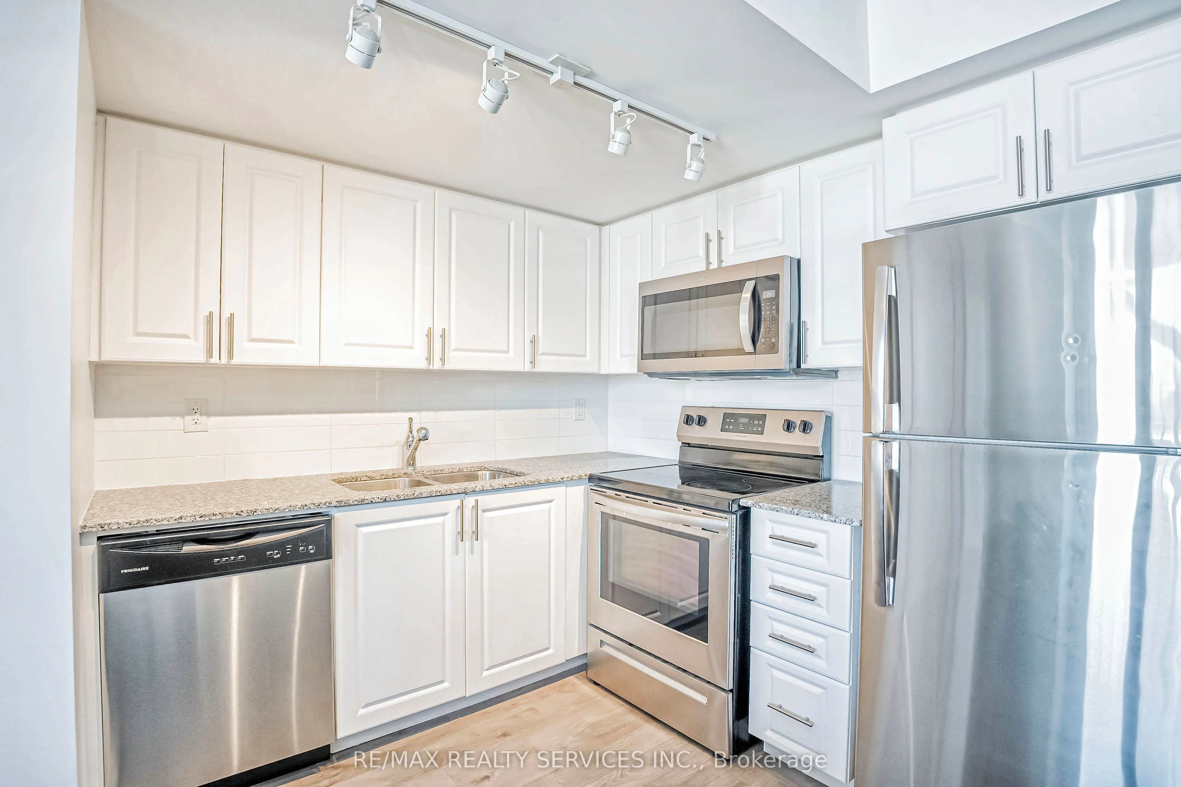3091 Dufferin Street, #1006