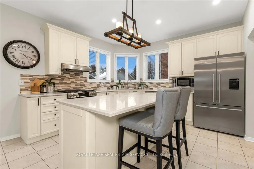 2483 Sunnyhurst Close