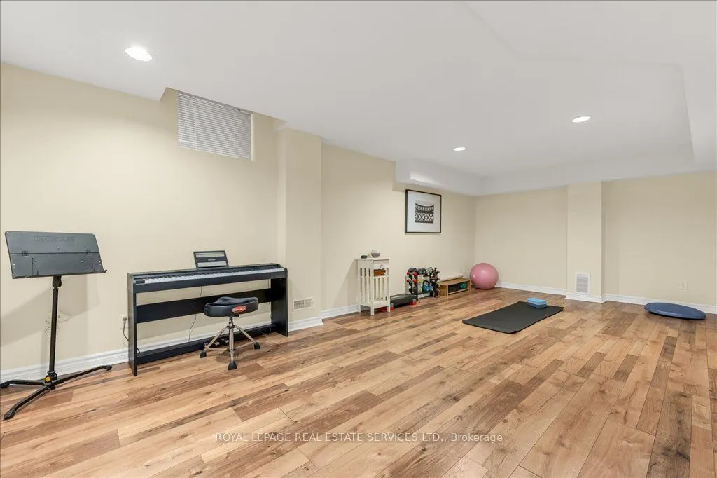 2483 Sunnyhurst Close