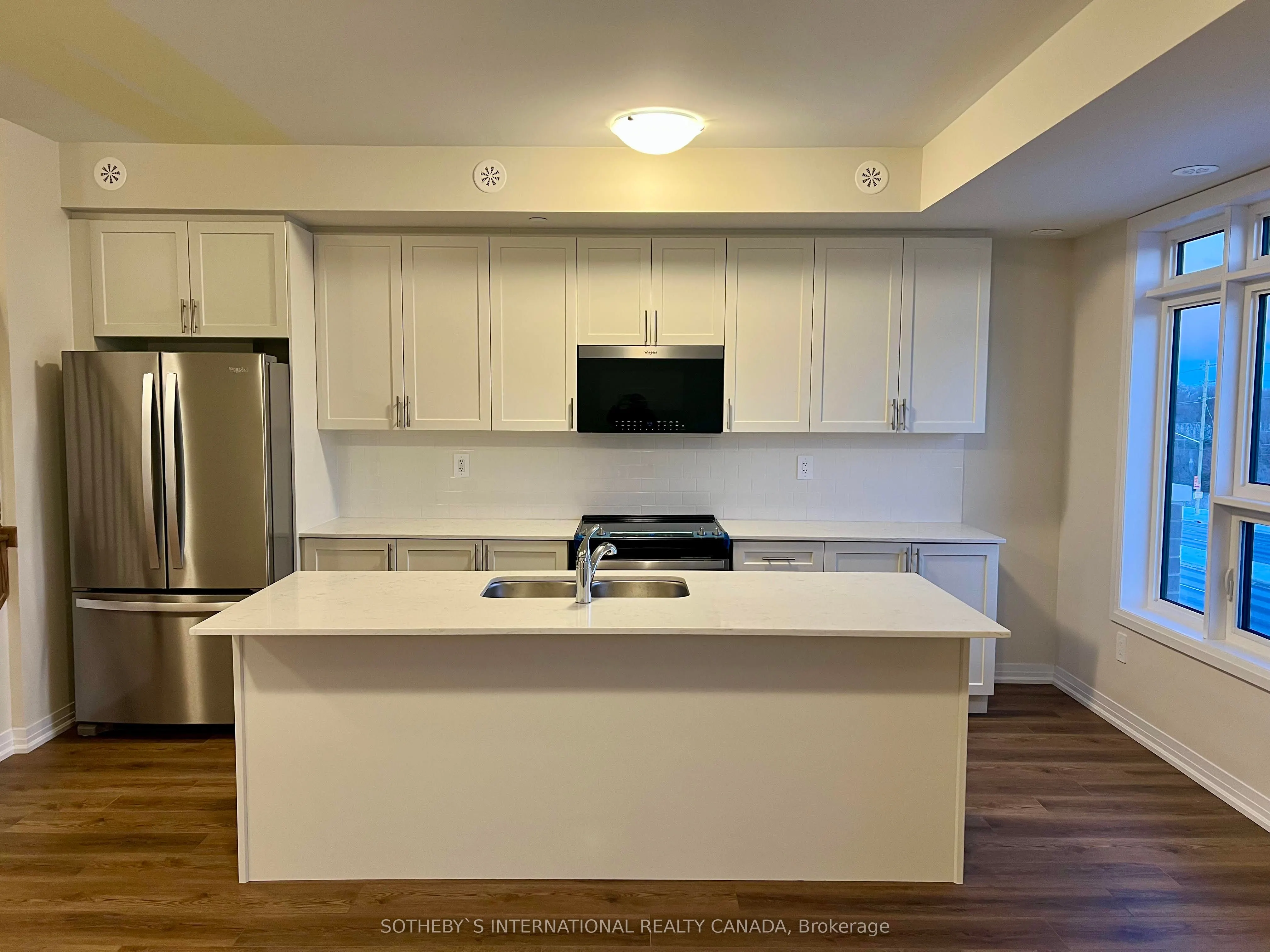 1585 Rose Way #103