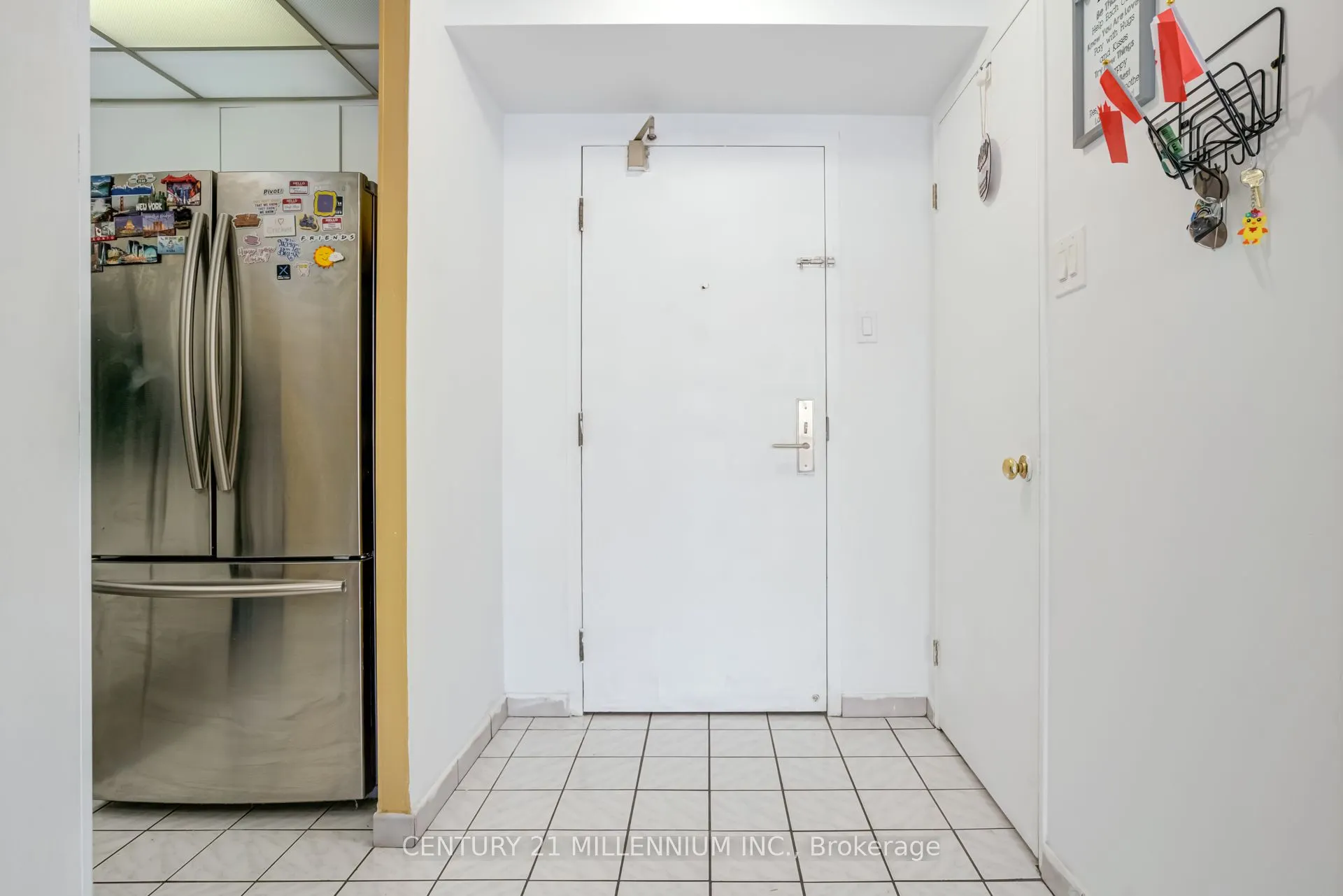 25 Fairview Road W, #605