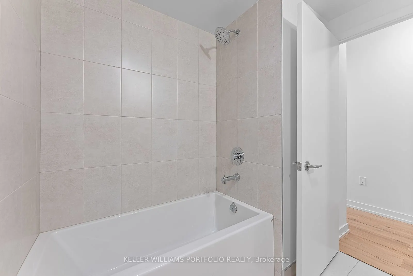 1195 The Queensway Street, #411