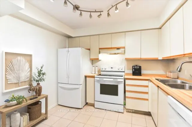 3845 Lake Shore Boulevard W, #310