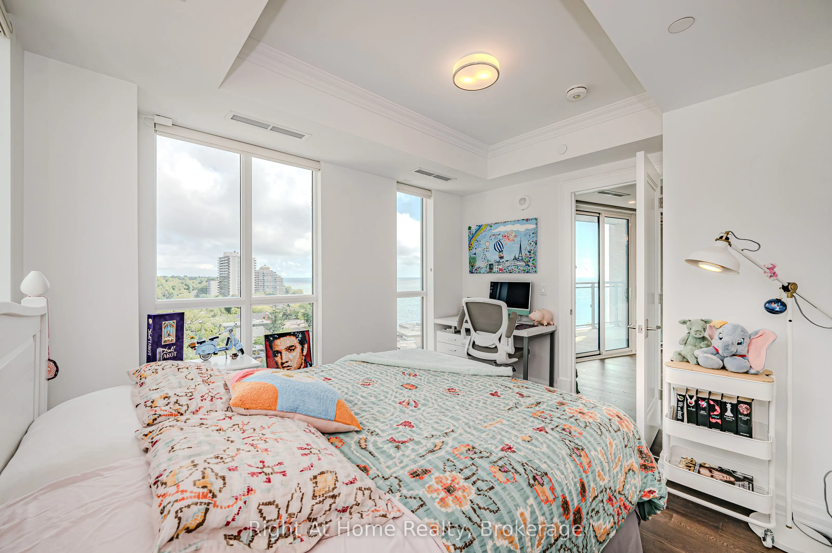 2060 LAKESHORE Road, #802