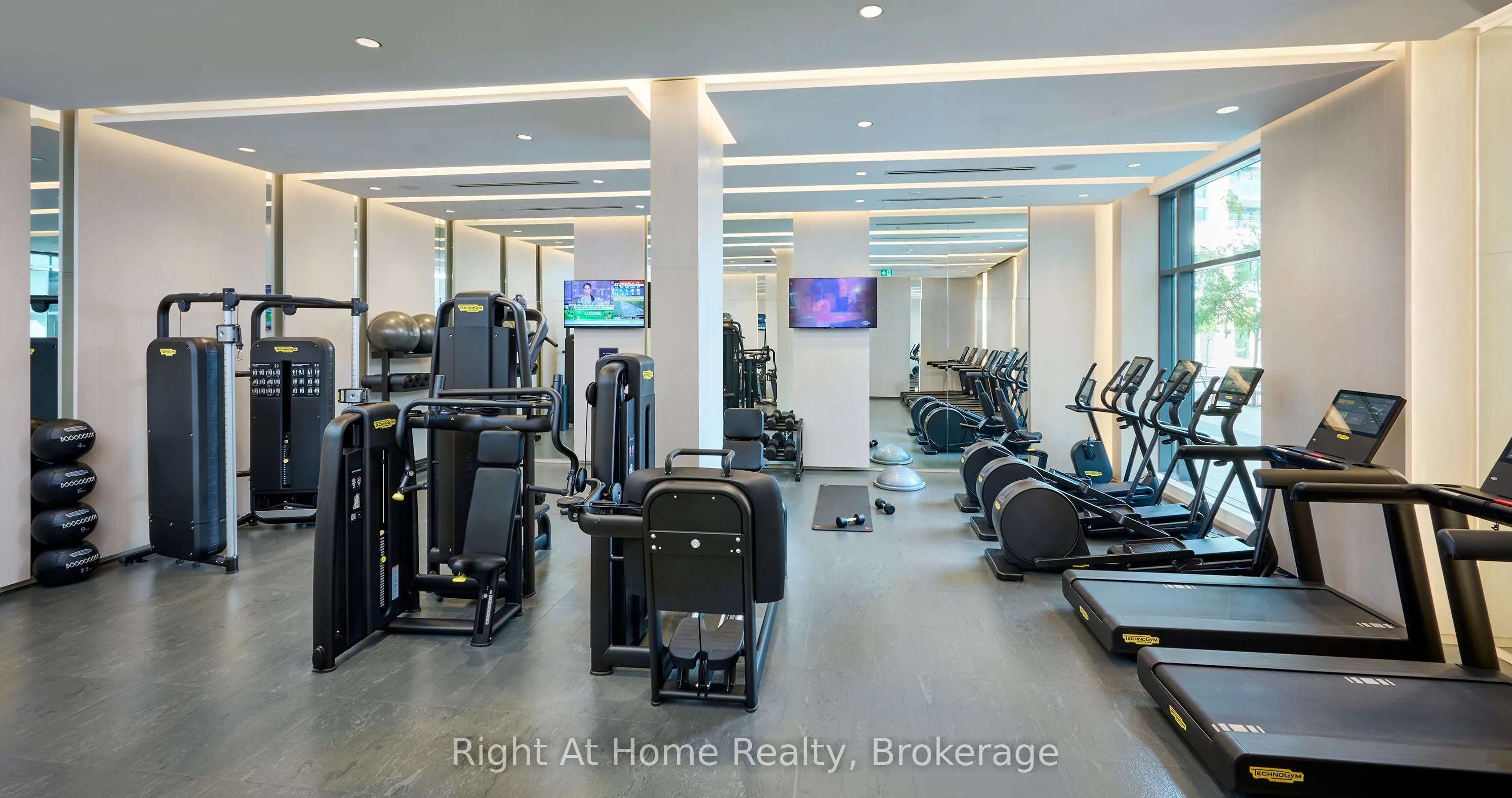 2060 LAKESHORE Road, #802