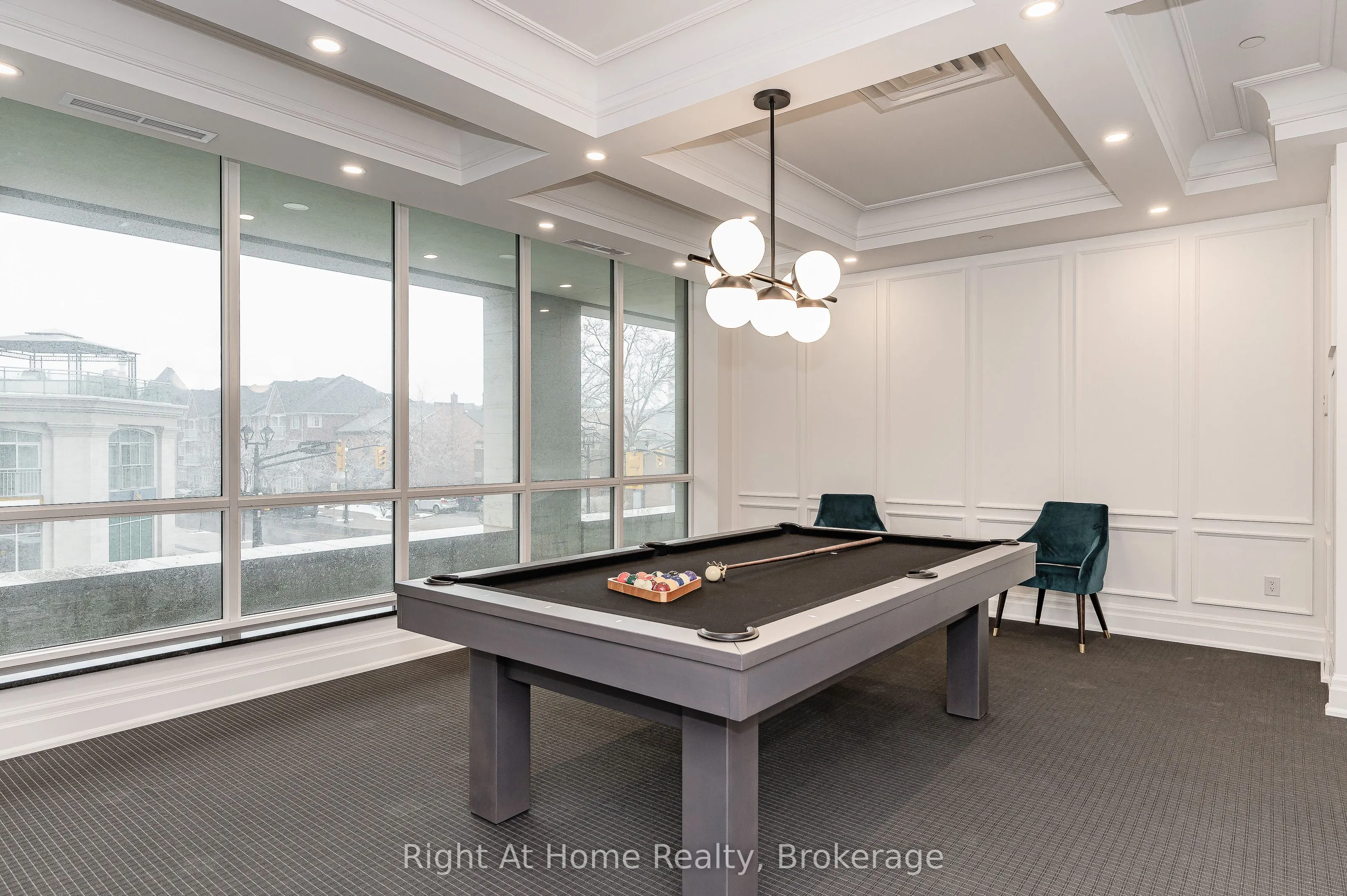 2060 LAKESHORE Road, #802