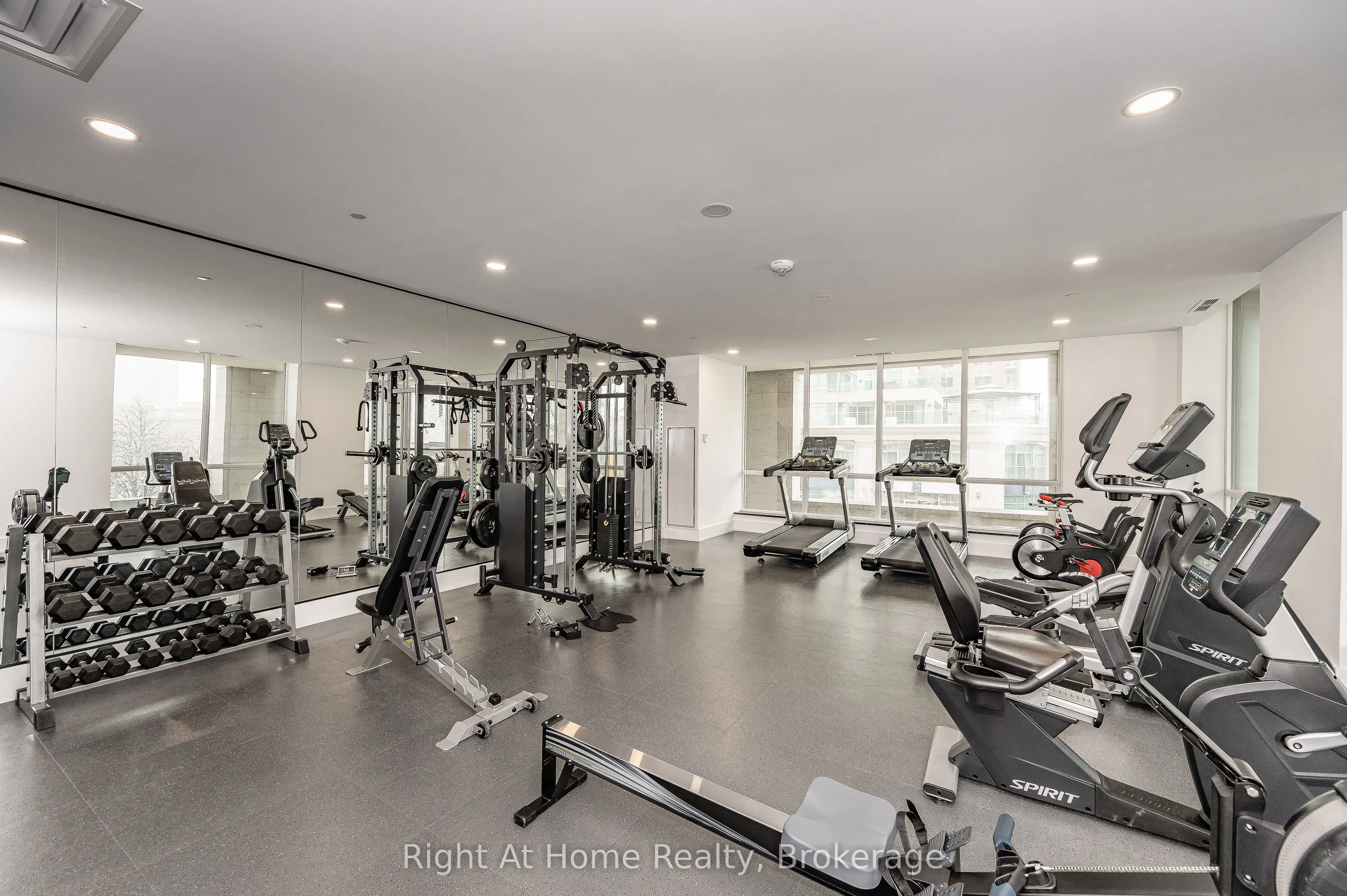 2060 LAKESHORE Road, #802