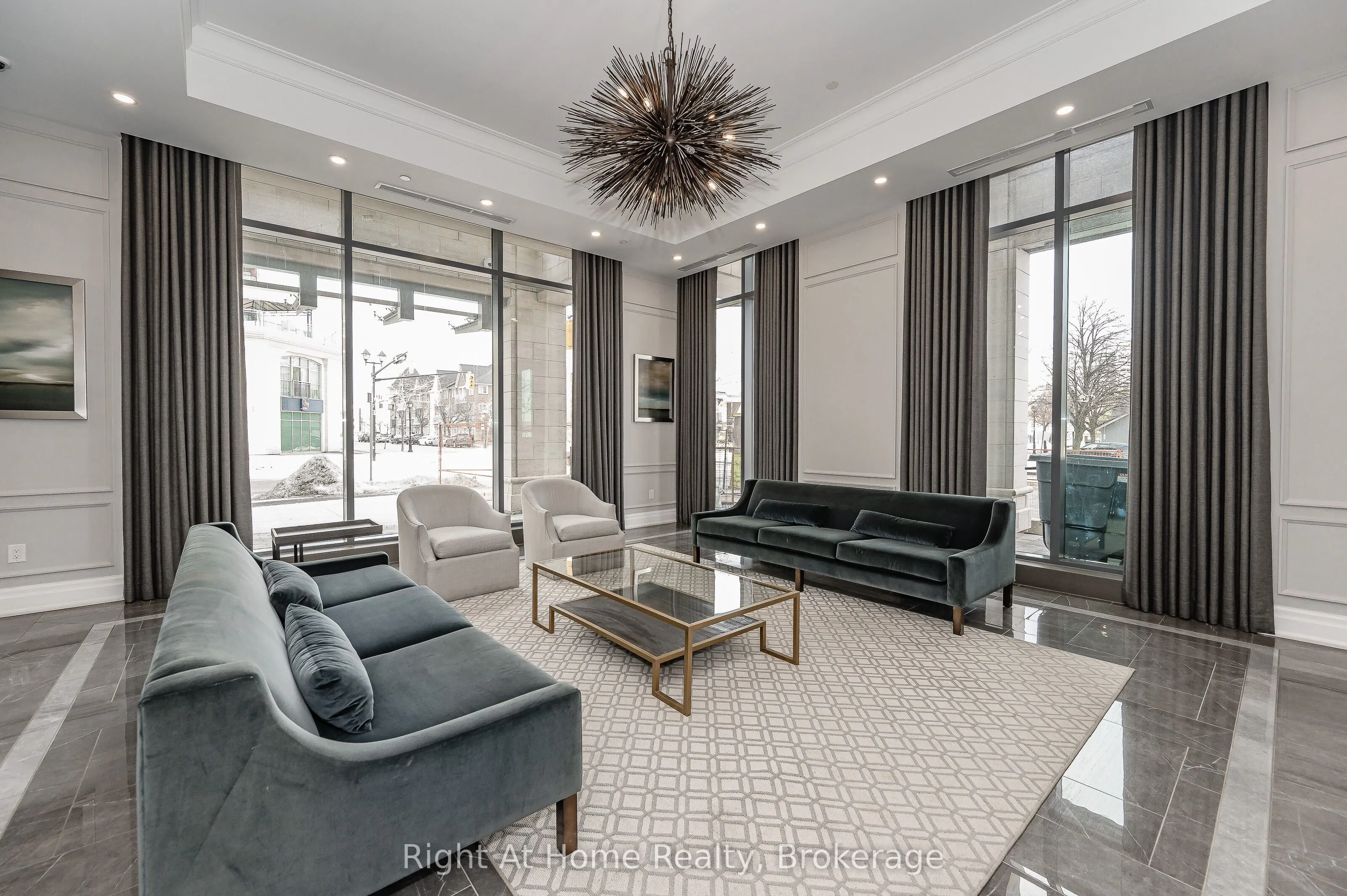2060 LAKESHORE Road, #802