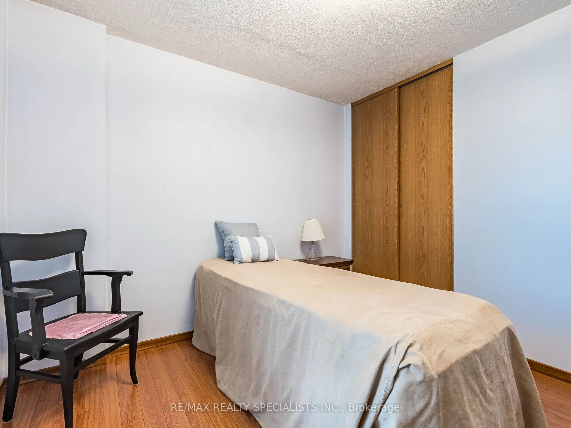 1535 Lakeshore Road E, #1806