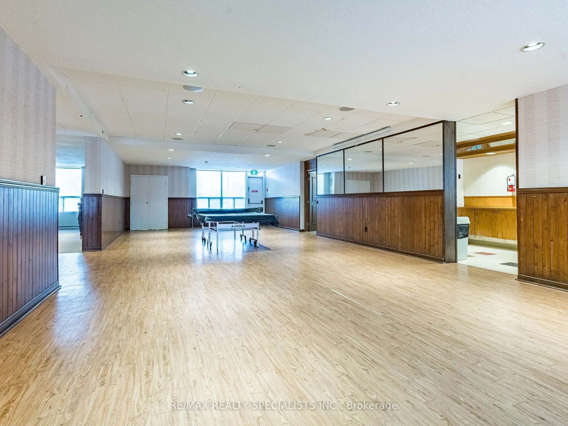 1535 Lakeshore Road E, #1806
