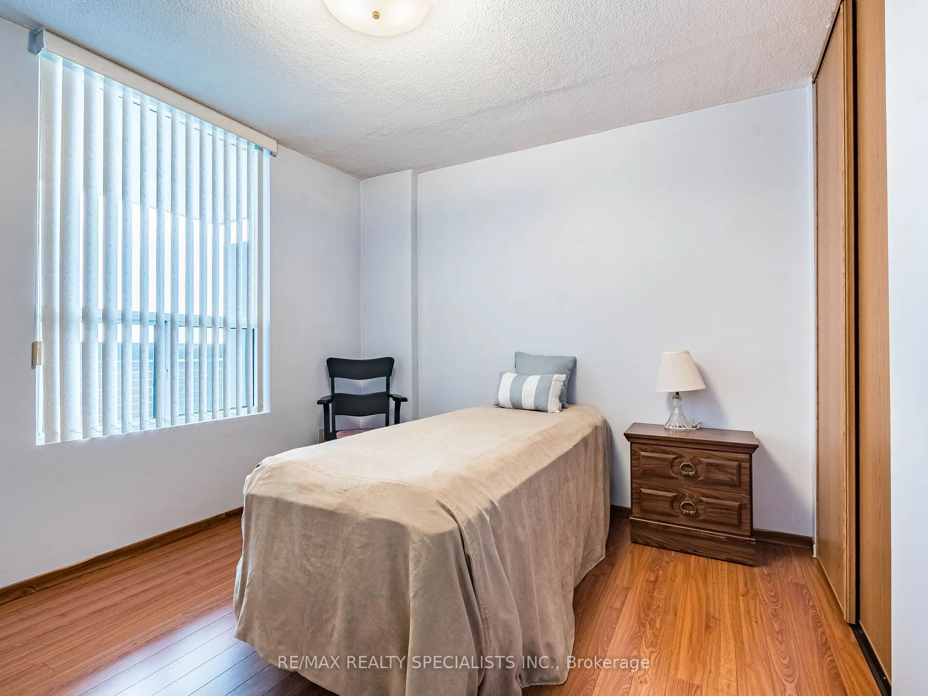 1535 Lakeshore Road E, #1806
