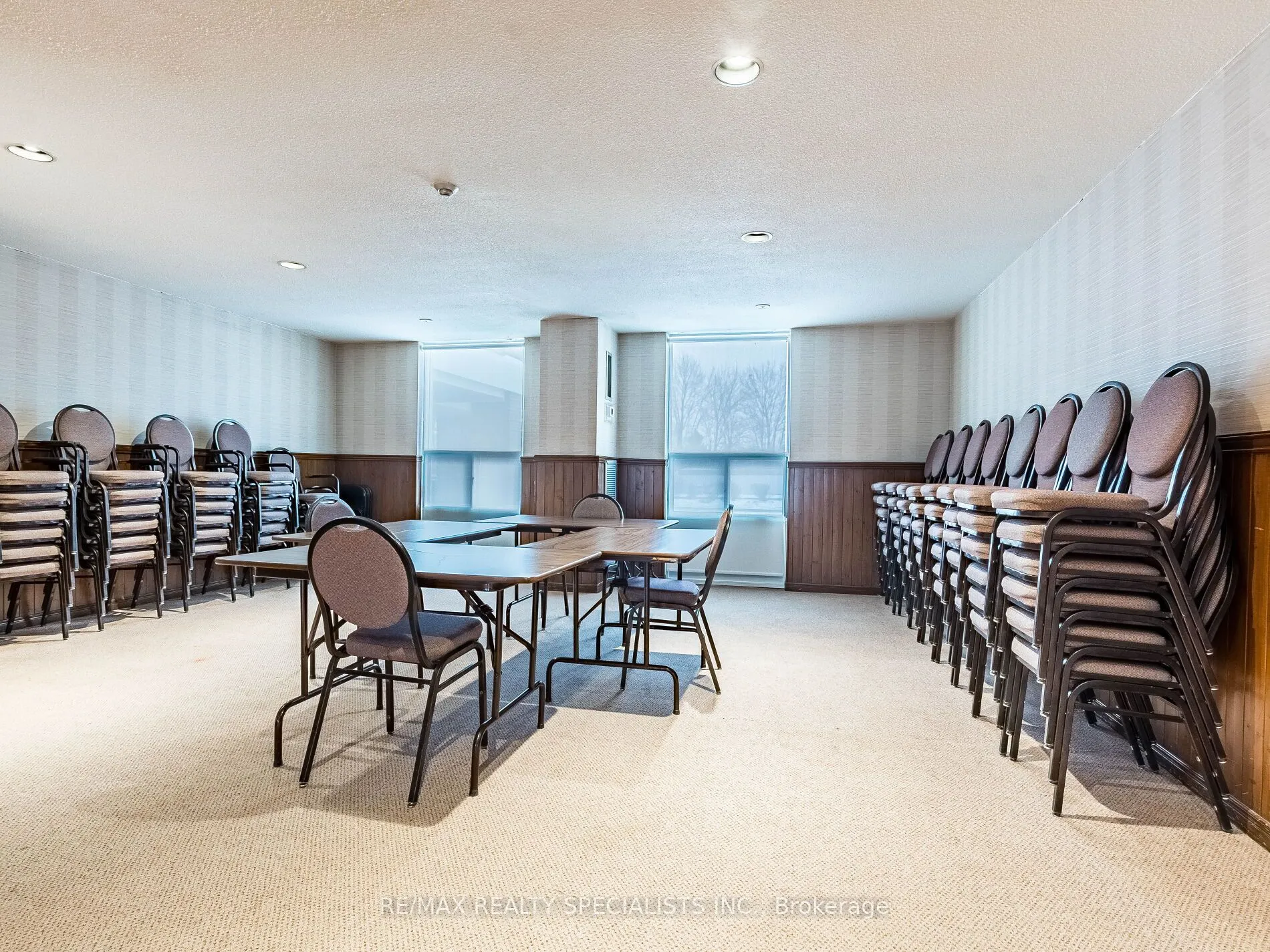 1535 Lakeshore Road E, #1806