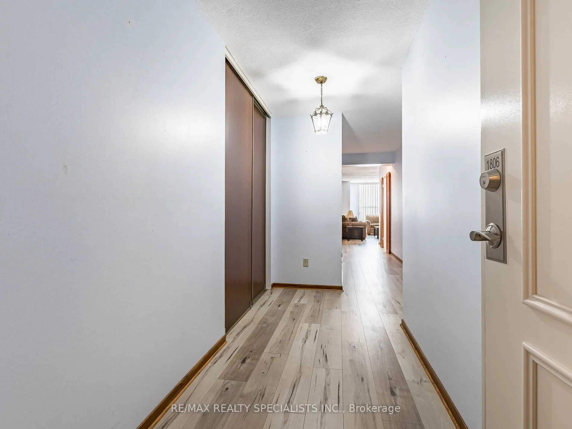 1535 Lakeshore Road E, #1806
