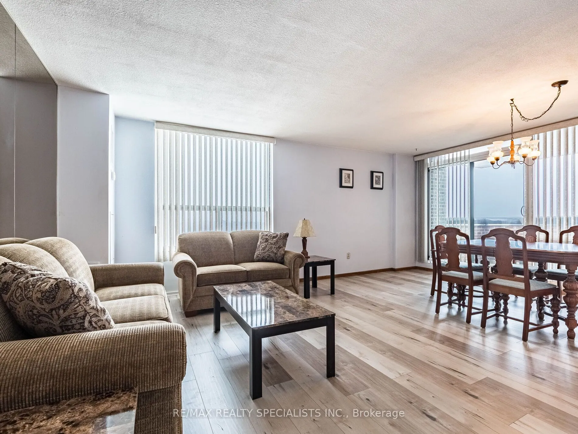 1535 Lakeshore Road E, #1806