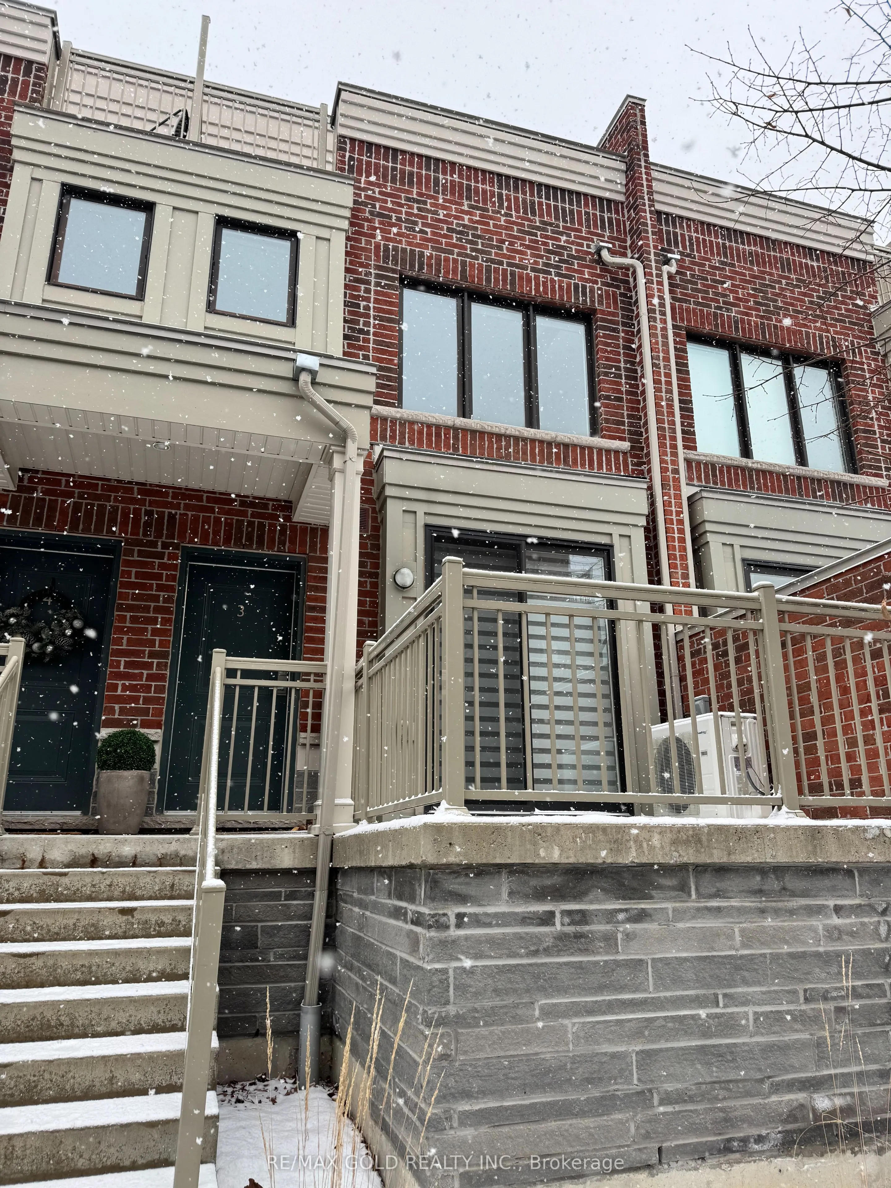 80 EASTWOOD PARK Gardens, #3