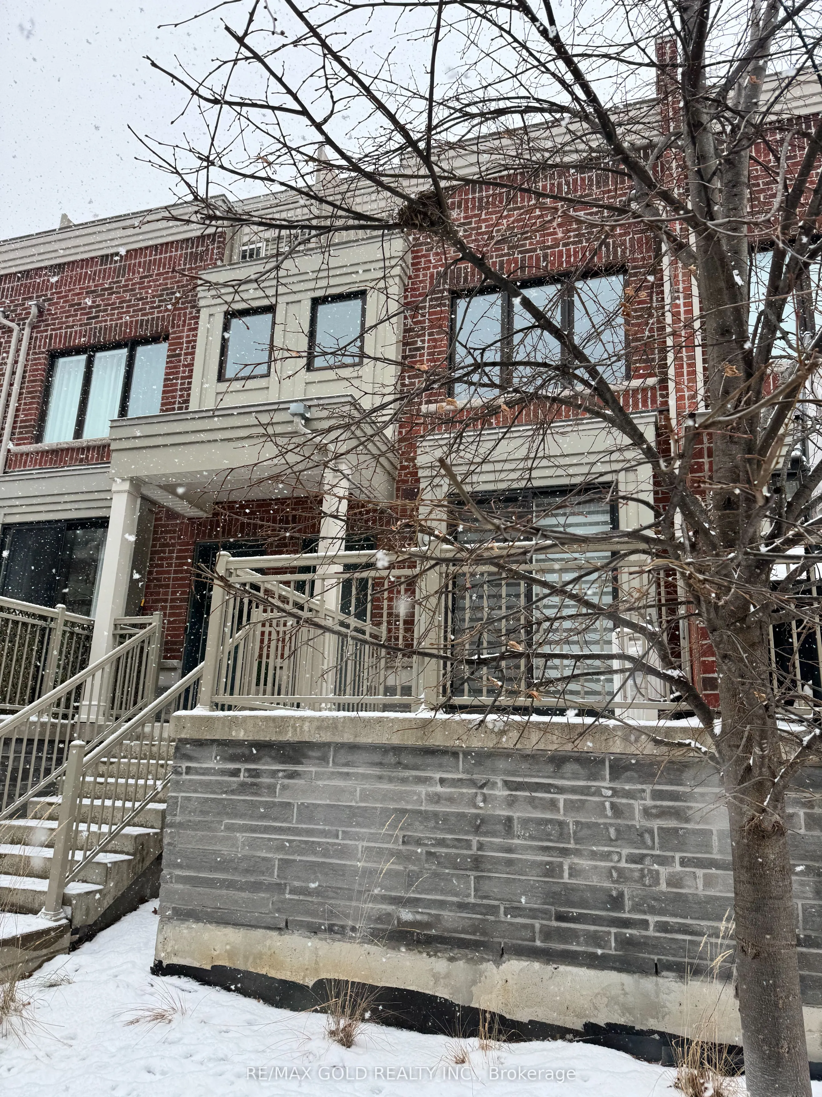 80 EASTWOOD PARK Gardens, #3