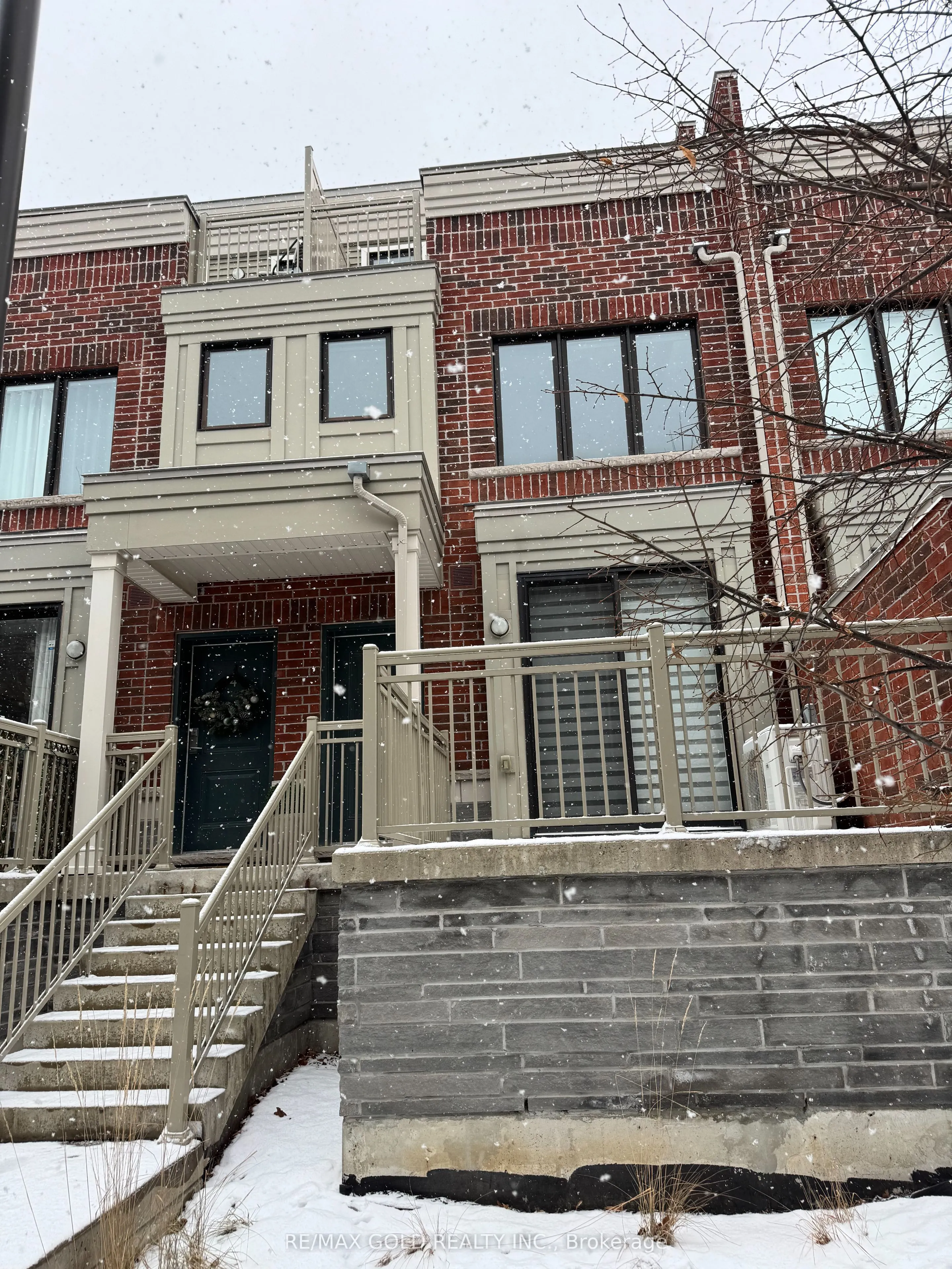 80 EASTWOOD PARK Gardens, #3