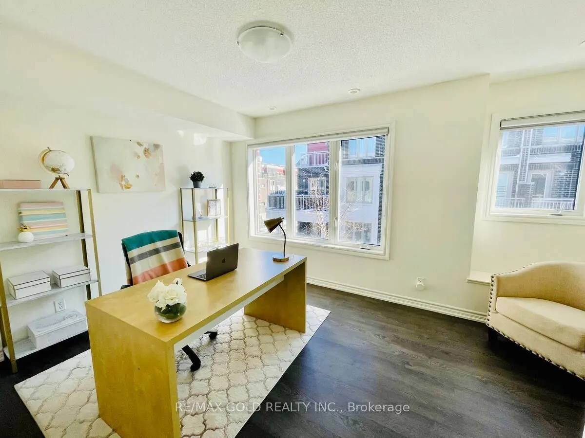 80 EASTWOOD PARK Gardens, #3