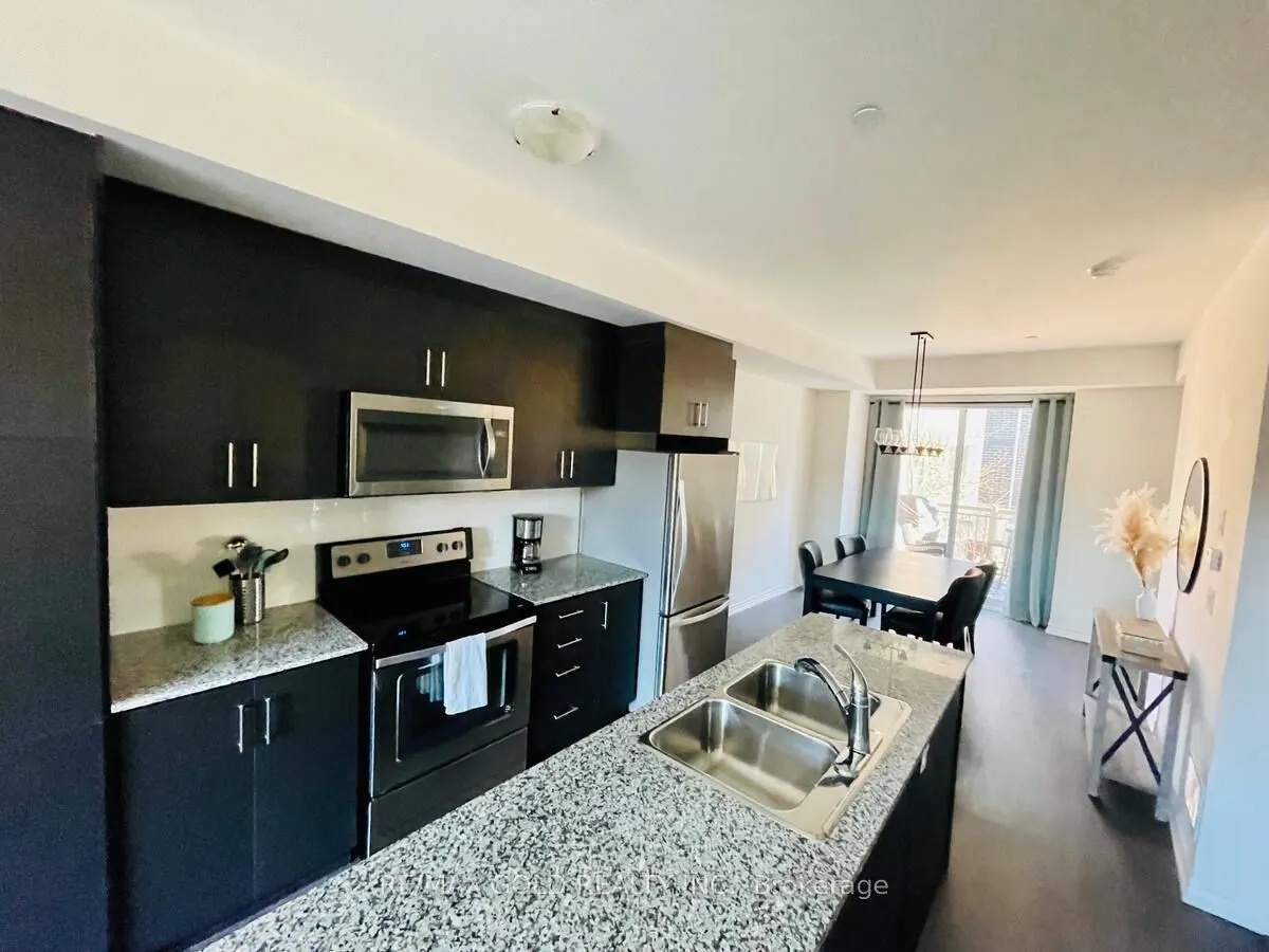 80 EASTWOOD PARK Gardens, #3
