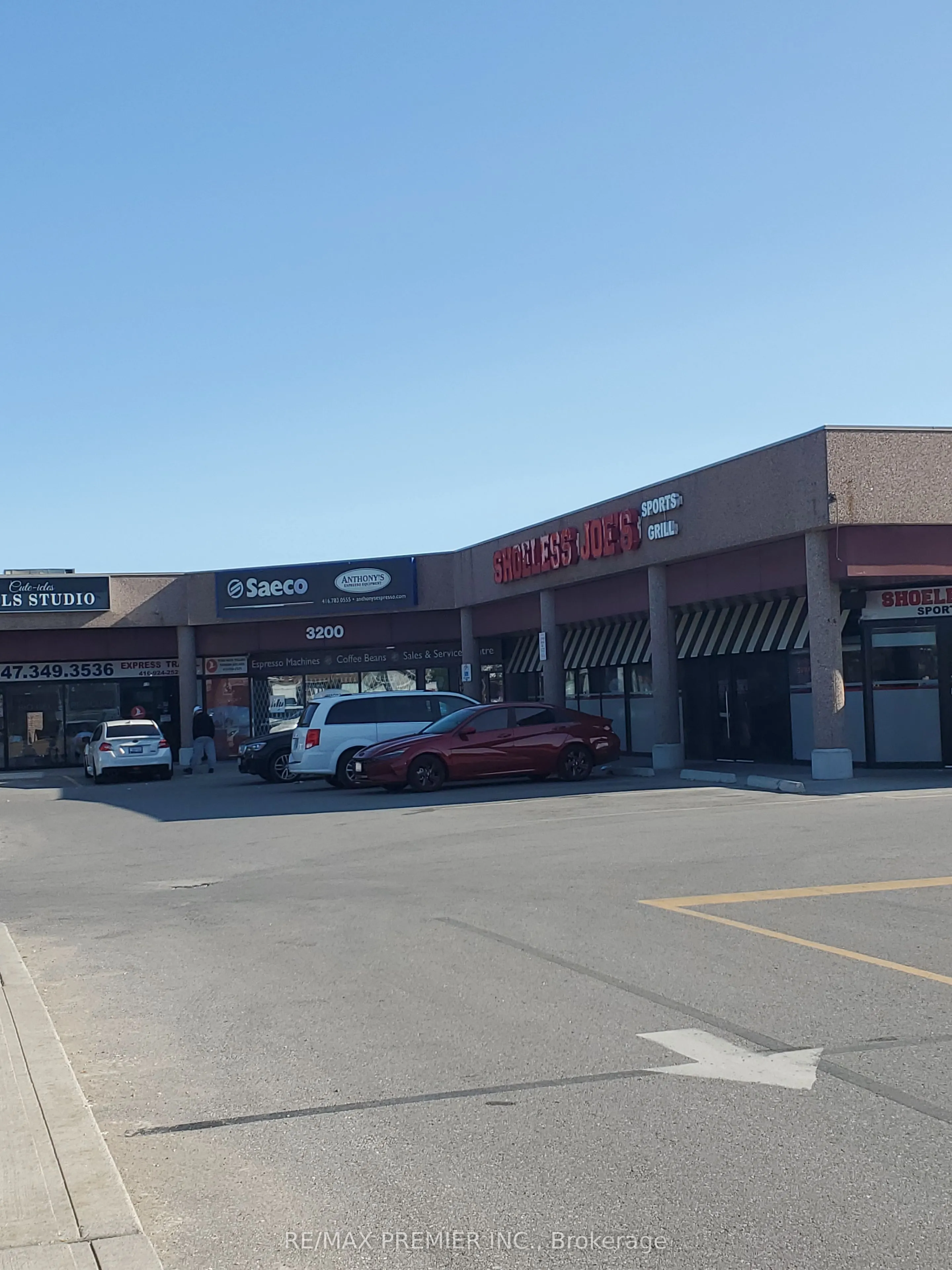 3200 Dufferin Street, #204