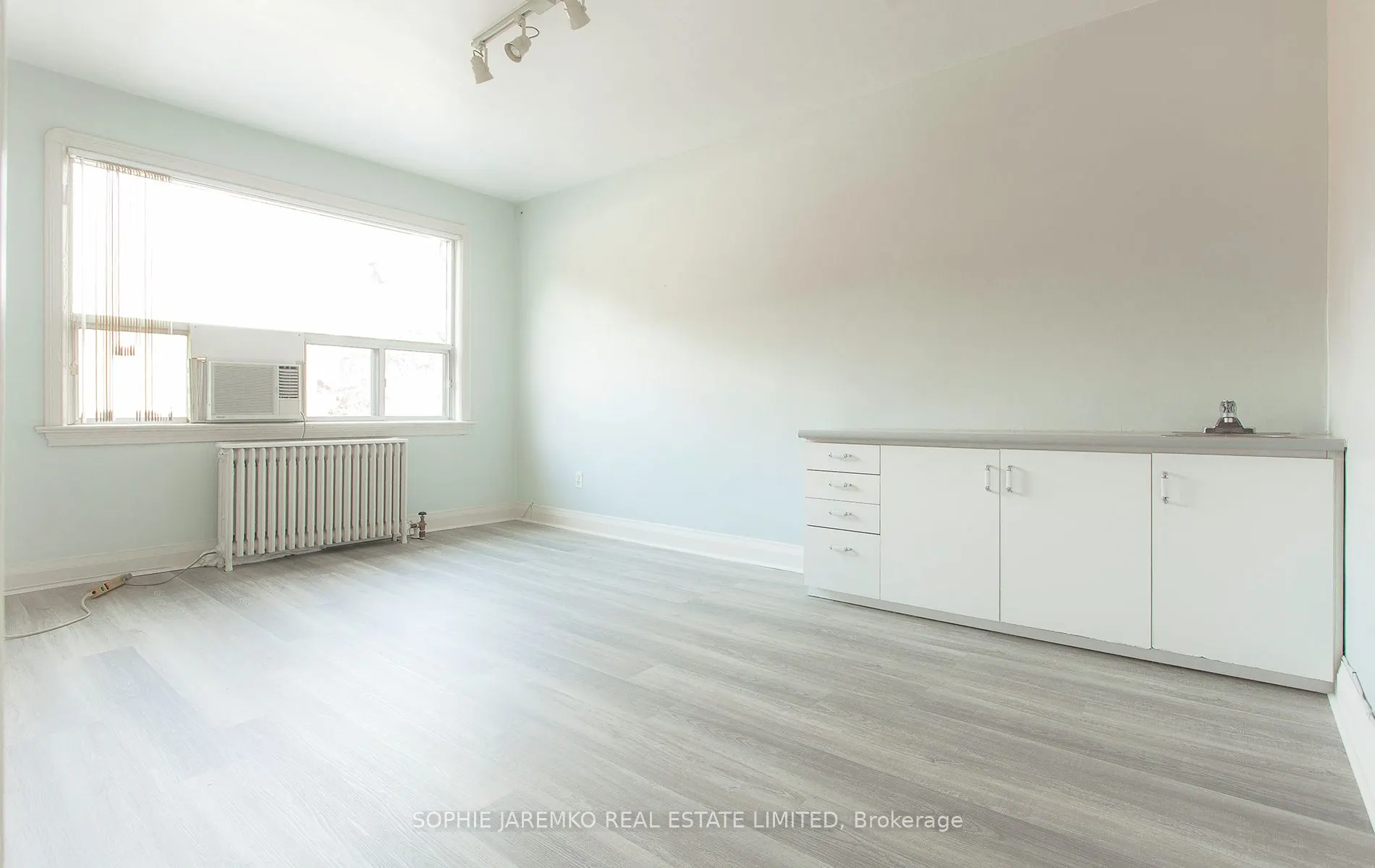 2 Brentwood Road N, #1
