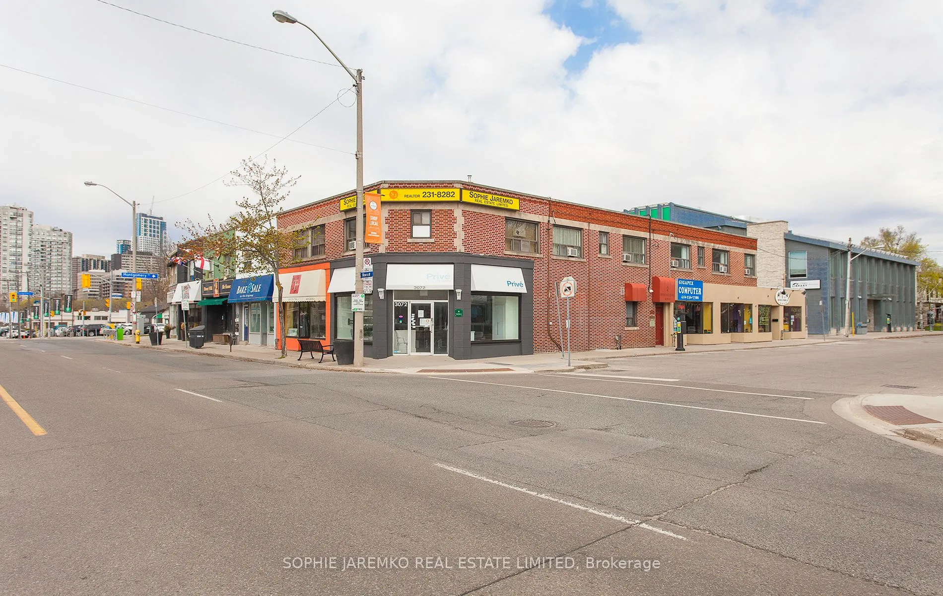 2 Brentwood Road N, #1