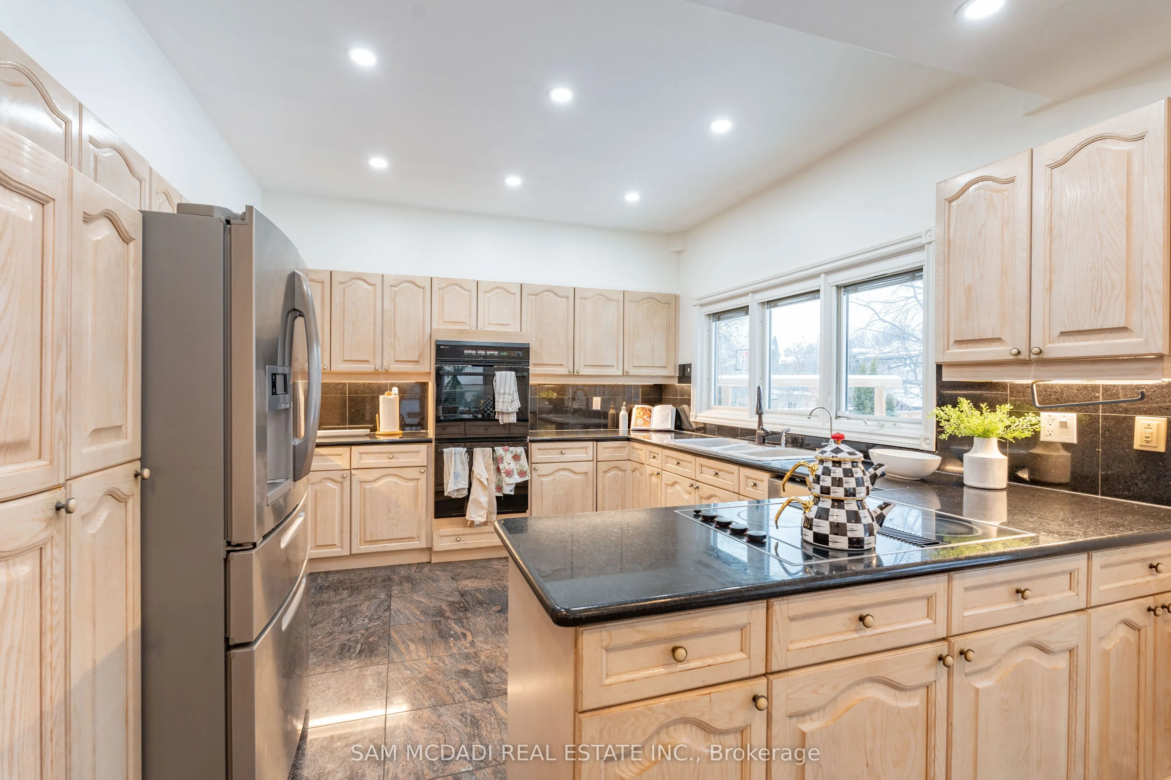 2339 Glengarry Road