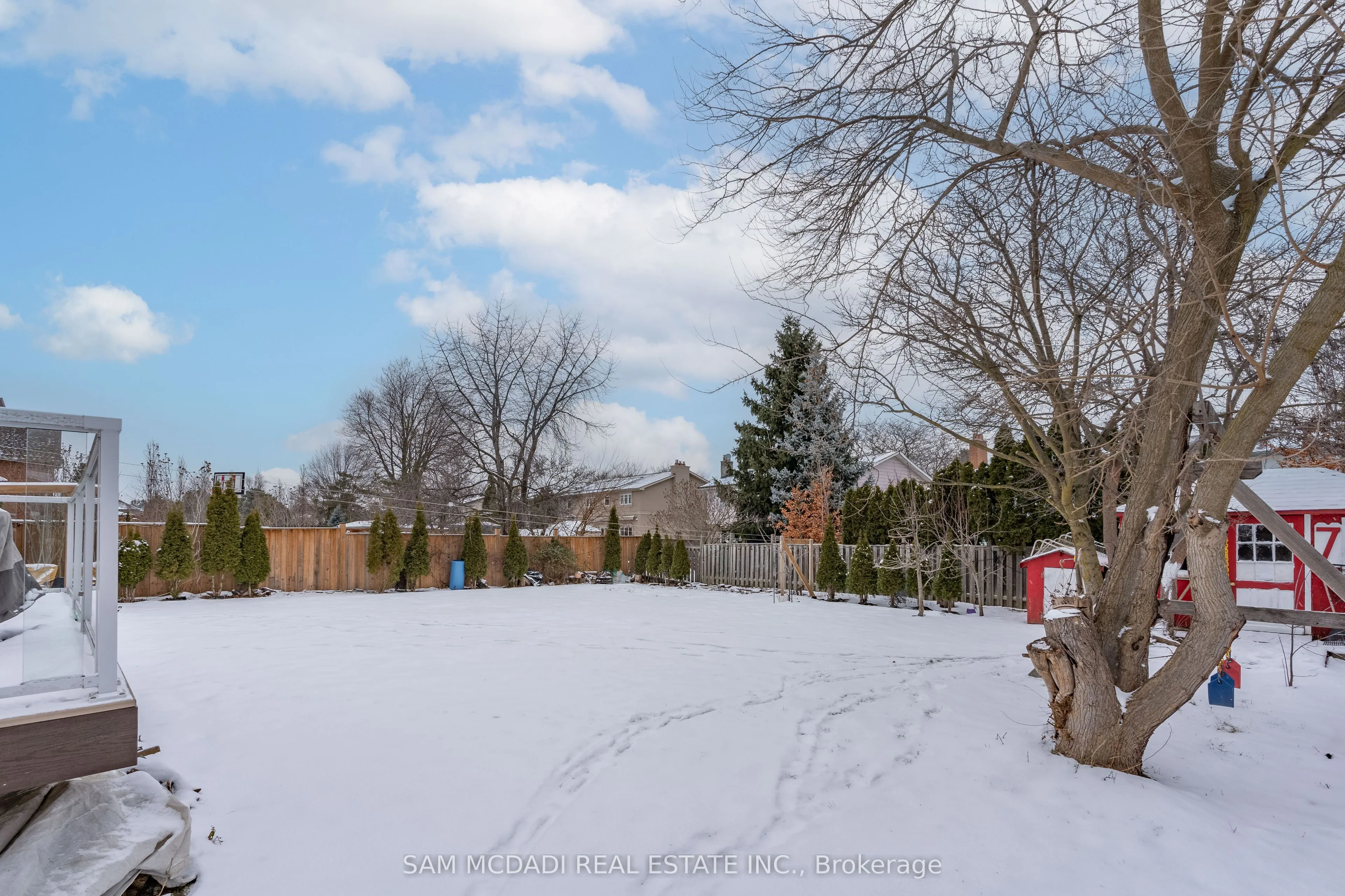 2339 Glengarry Road