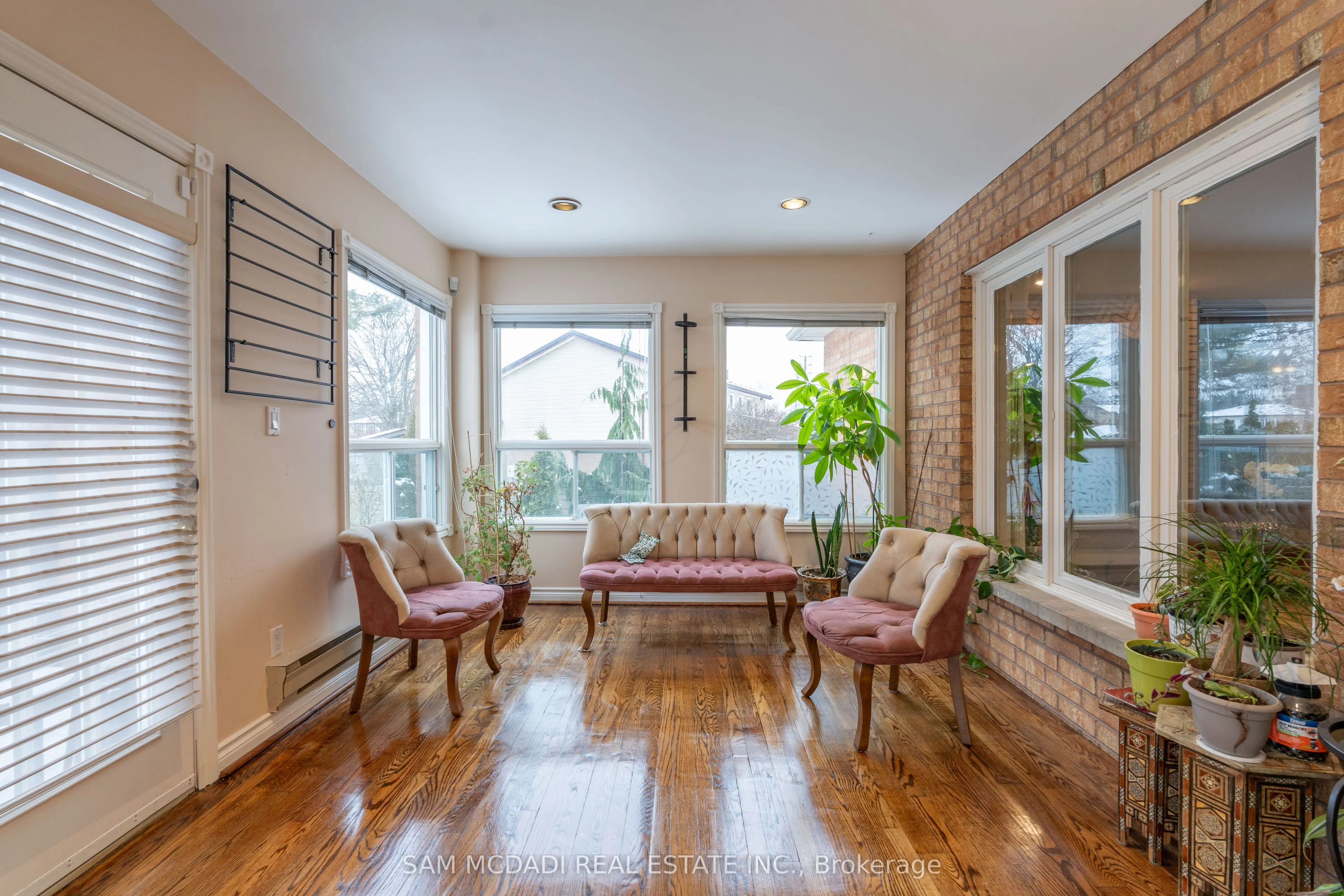 2339 Glengarry Road