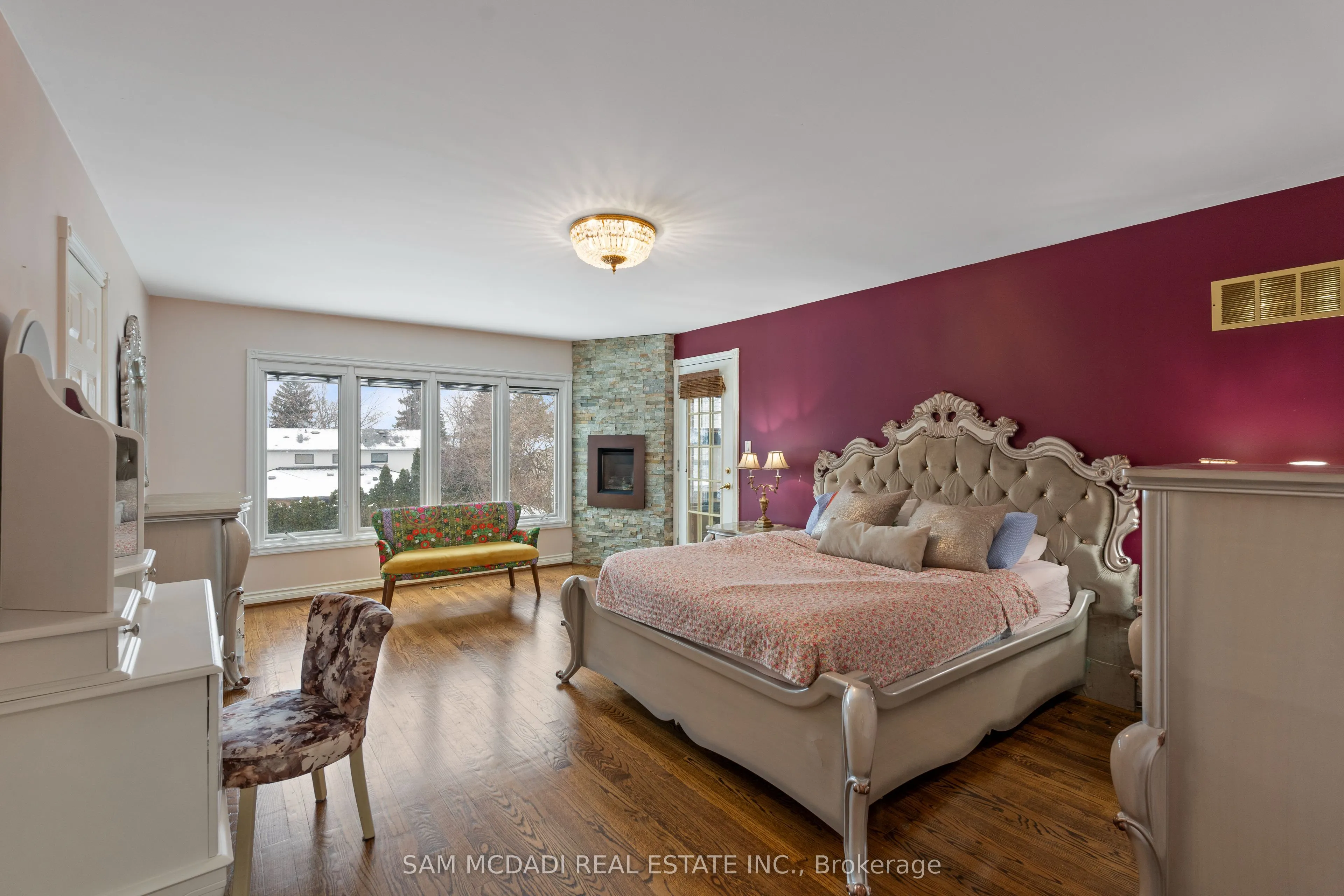 2339 Glengarry Road