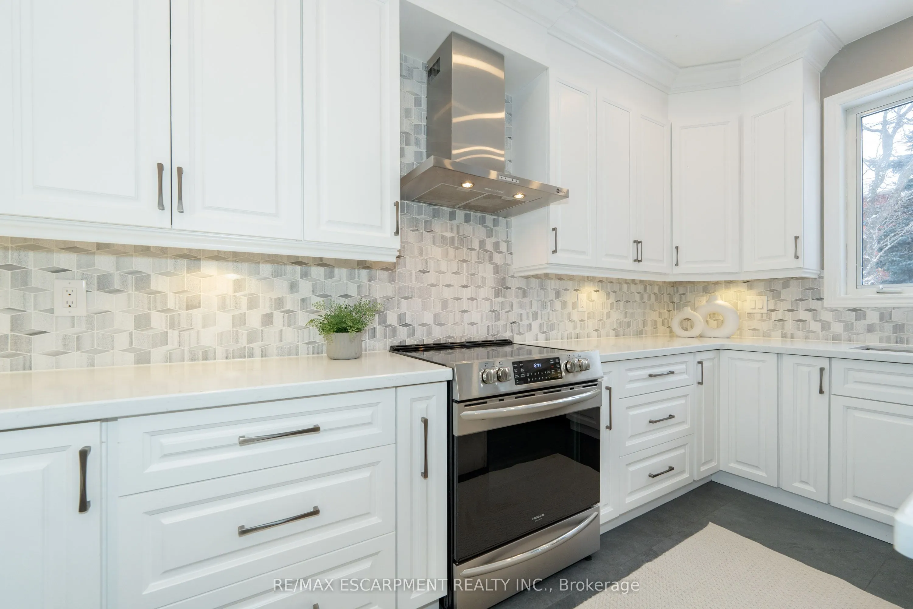 1185 Lindenrock Drive