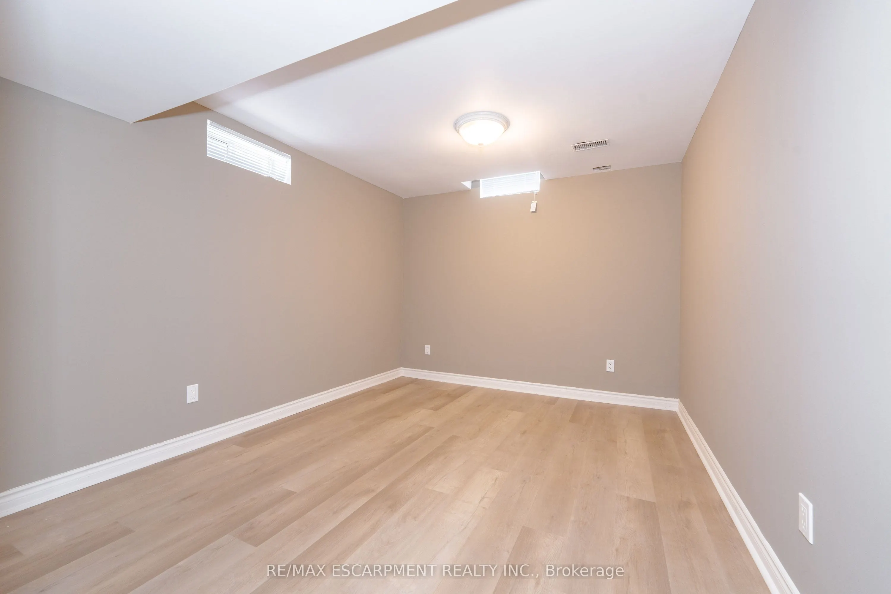1185 Lindenrock Drive