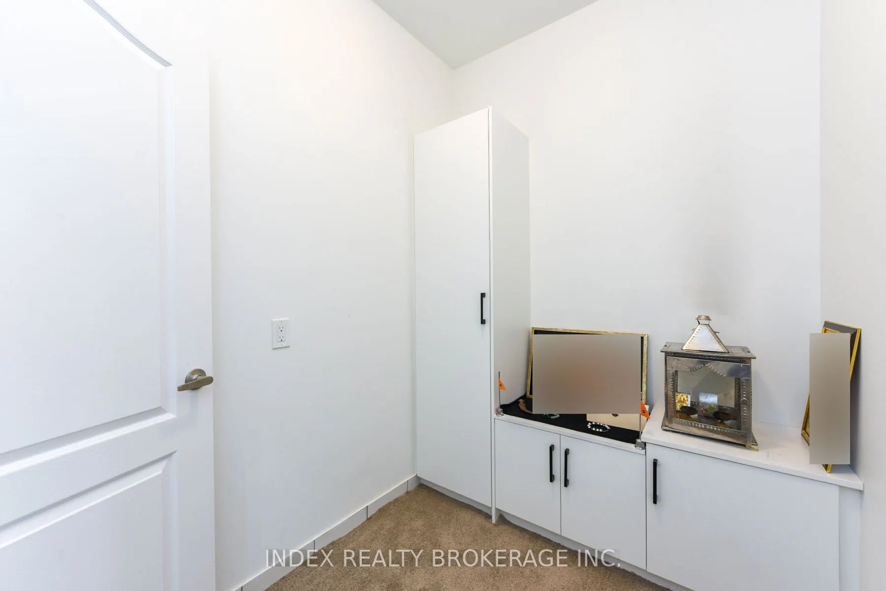 32 Mccormack Road S