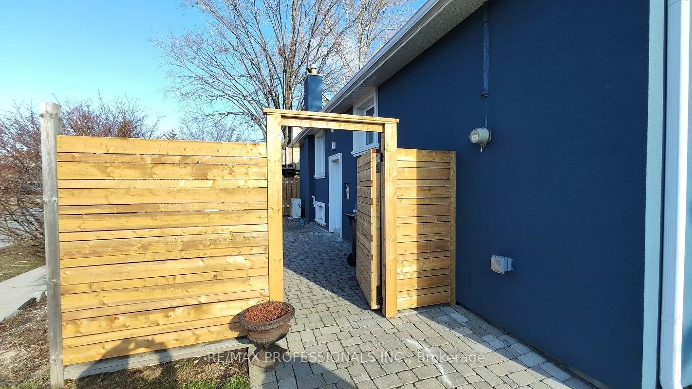 50 Eringate Drive, #Lower