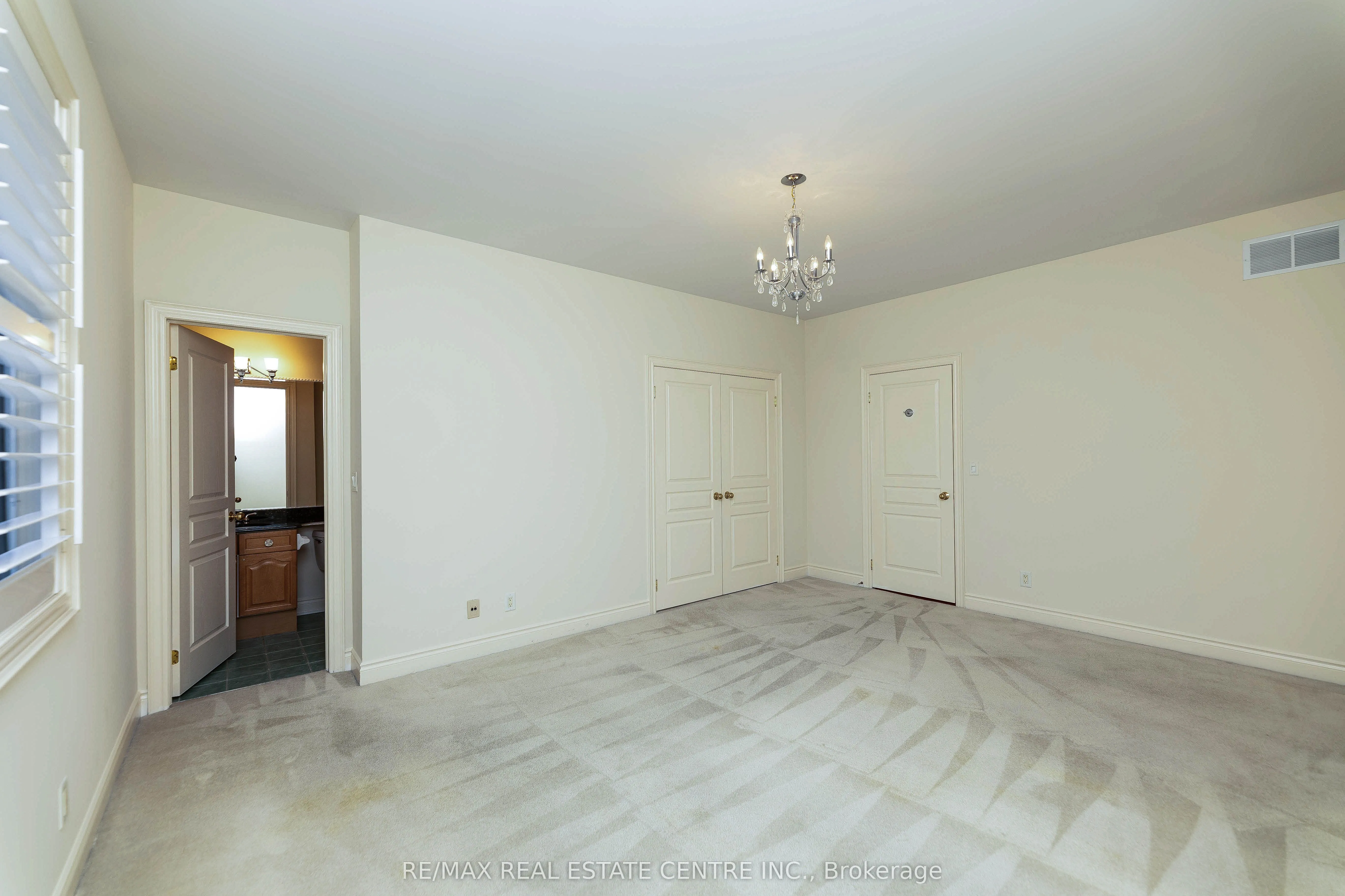 645 Cranleigh Court