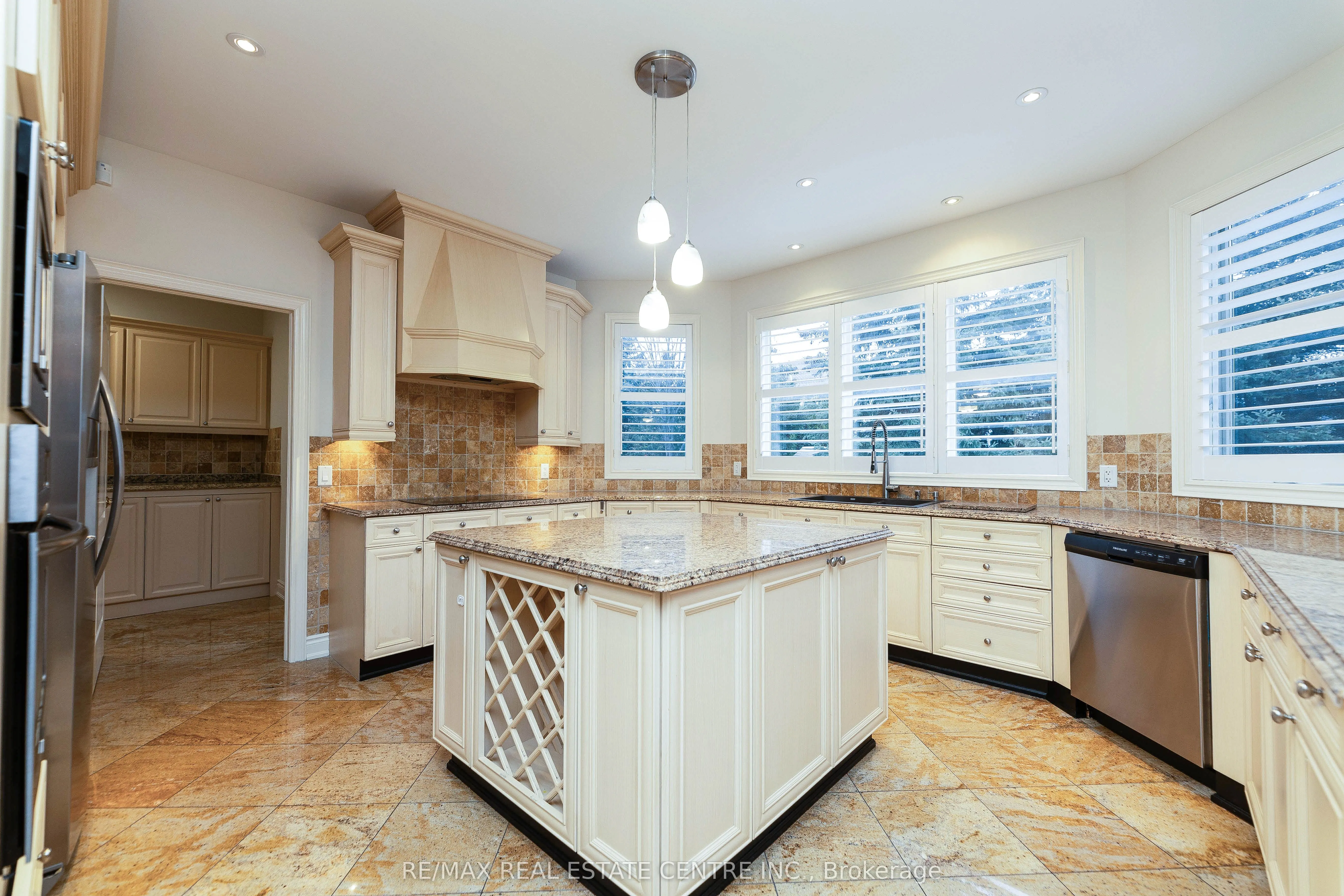 645 Cranleigh Court
