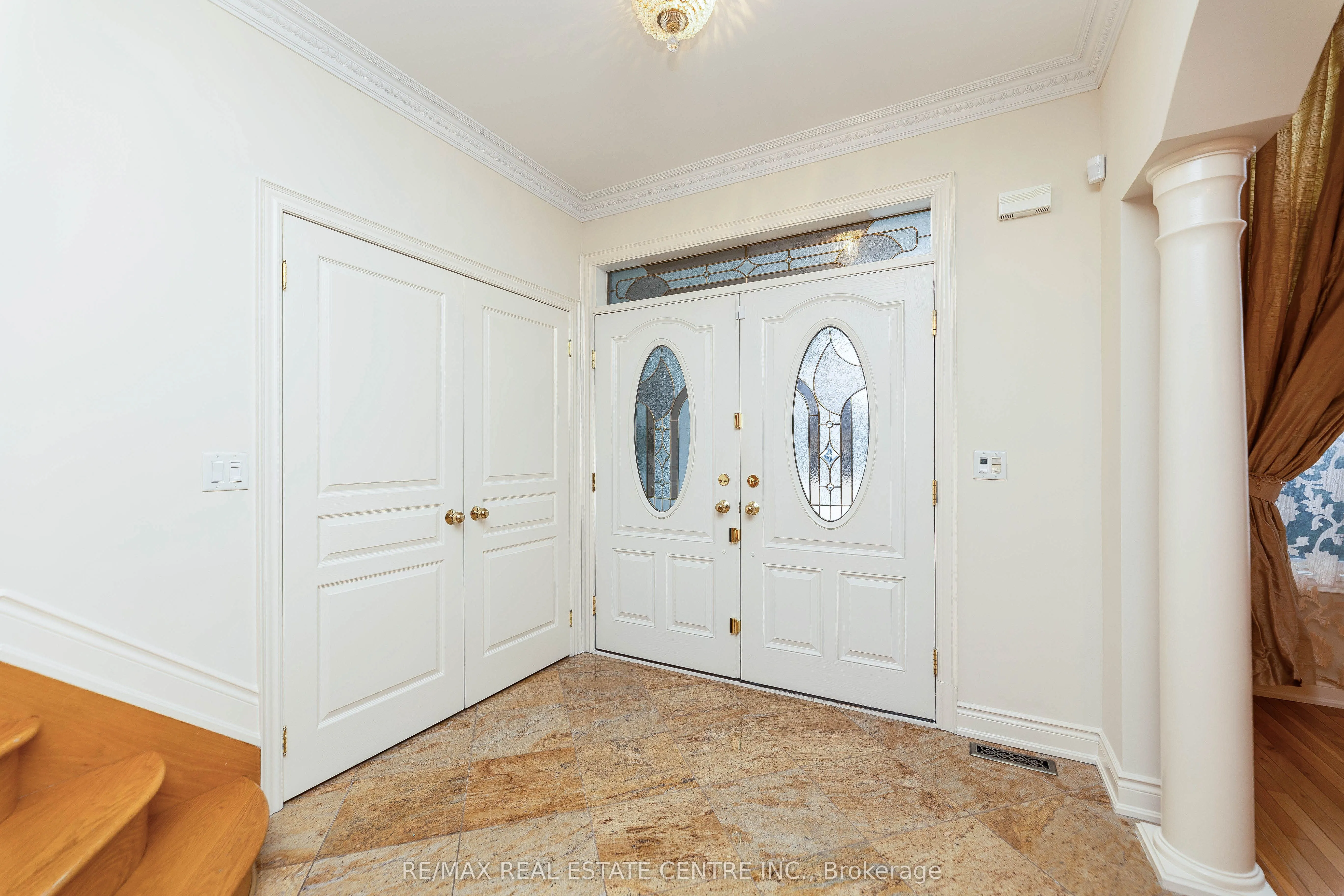 645 Cranleigh Court