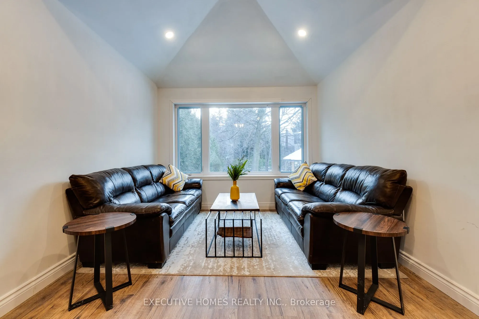 208 Glen Oak Drive