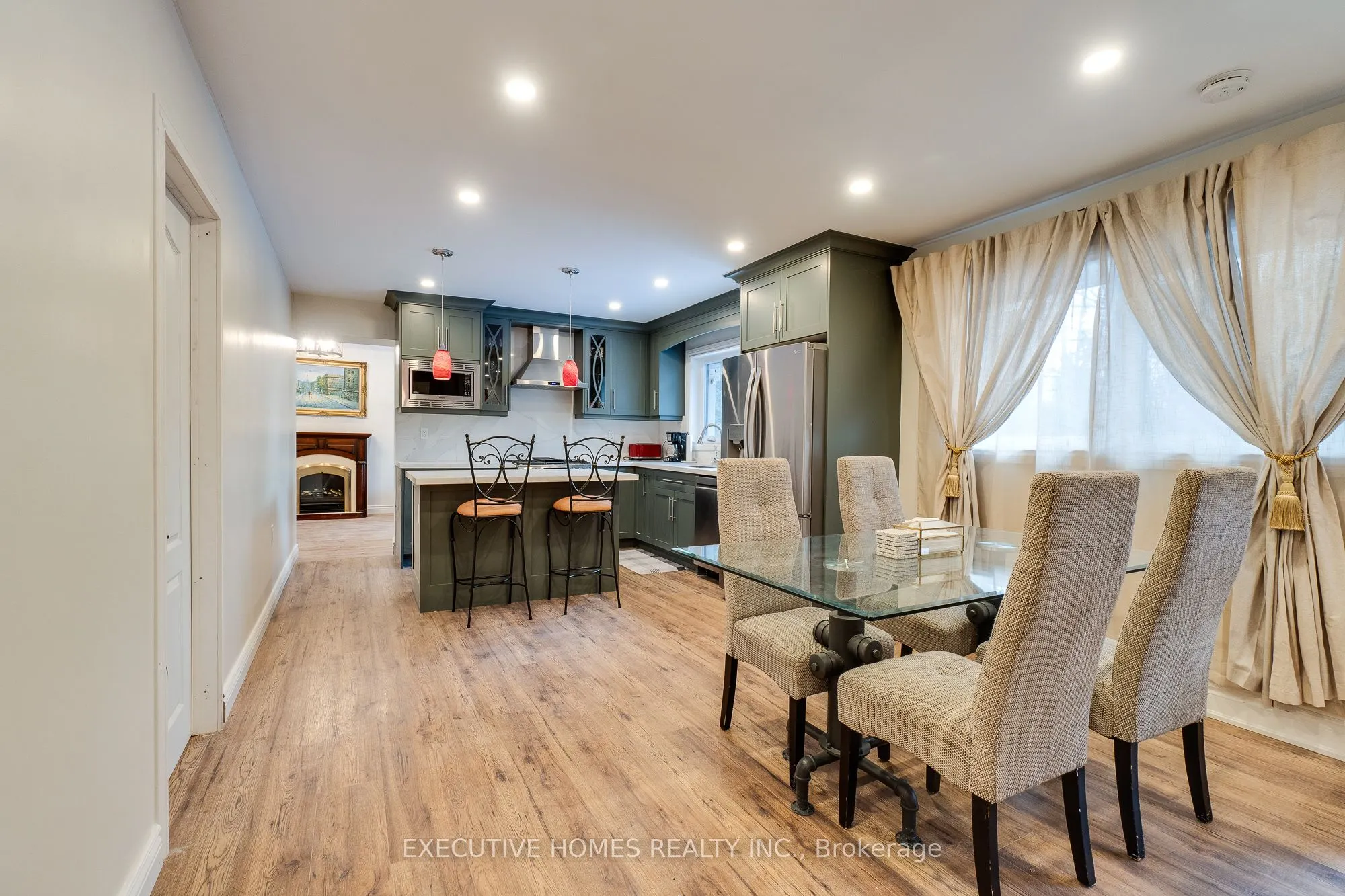 208 Glen Oak Drive