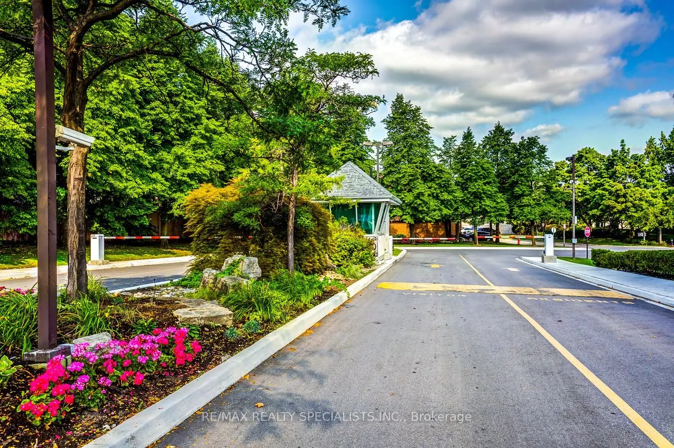 2177 Burnhamthorpe Road W #1605