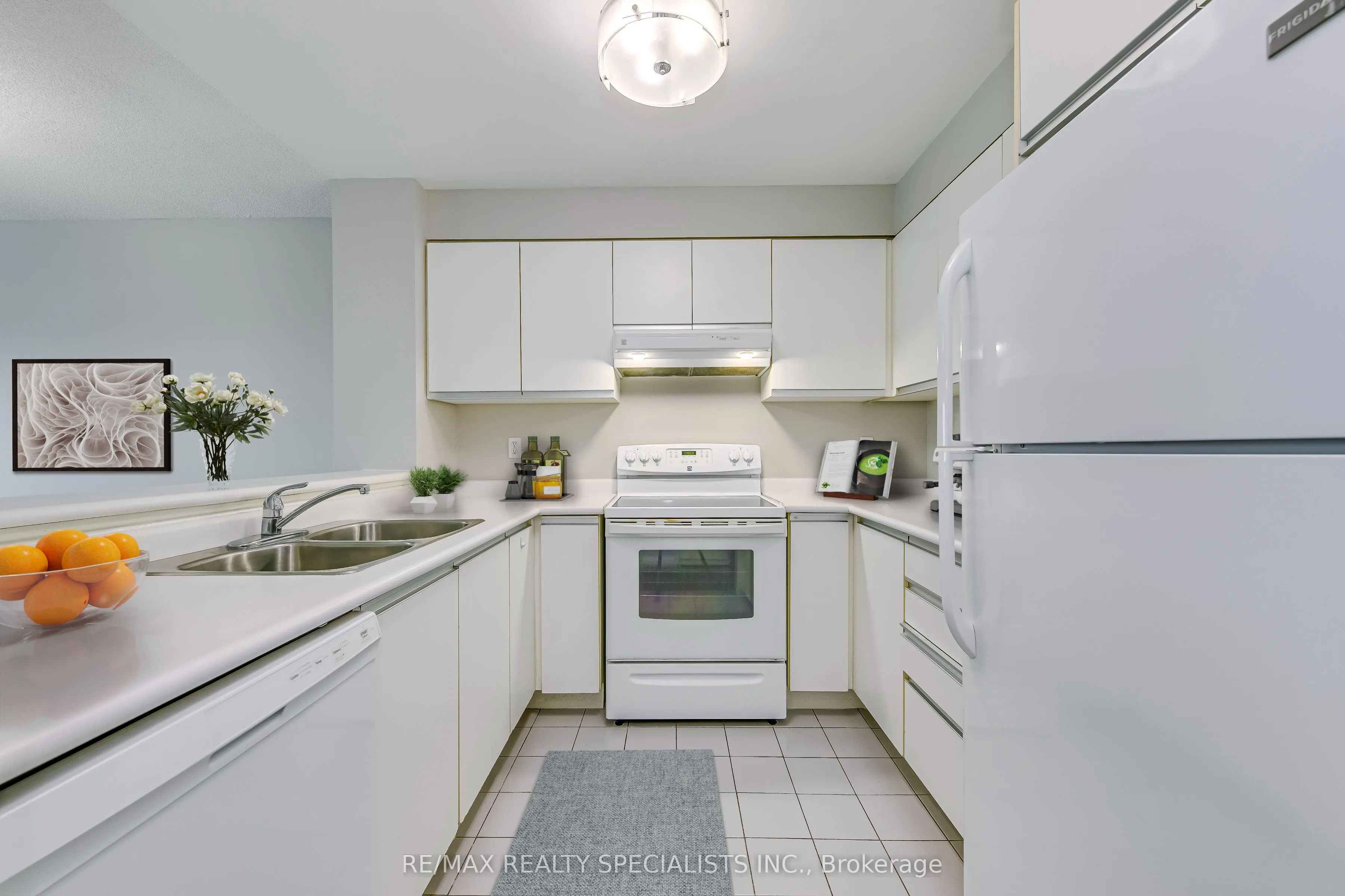 2177 Burnhamthorpe Road W #1605