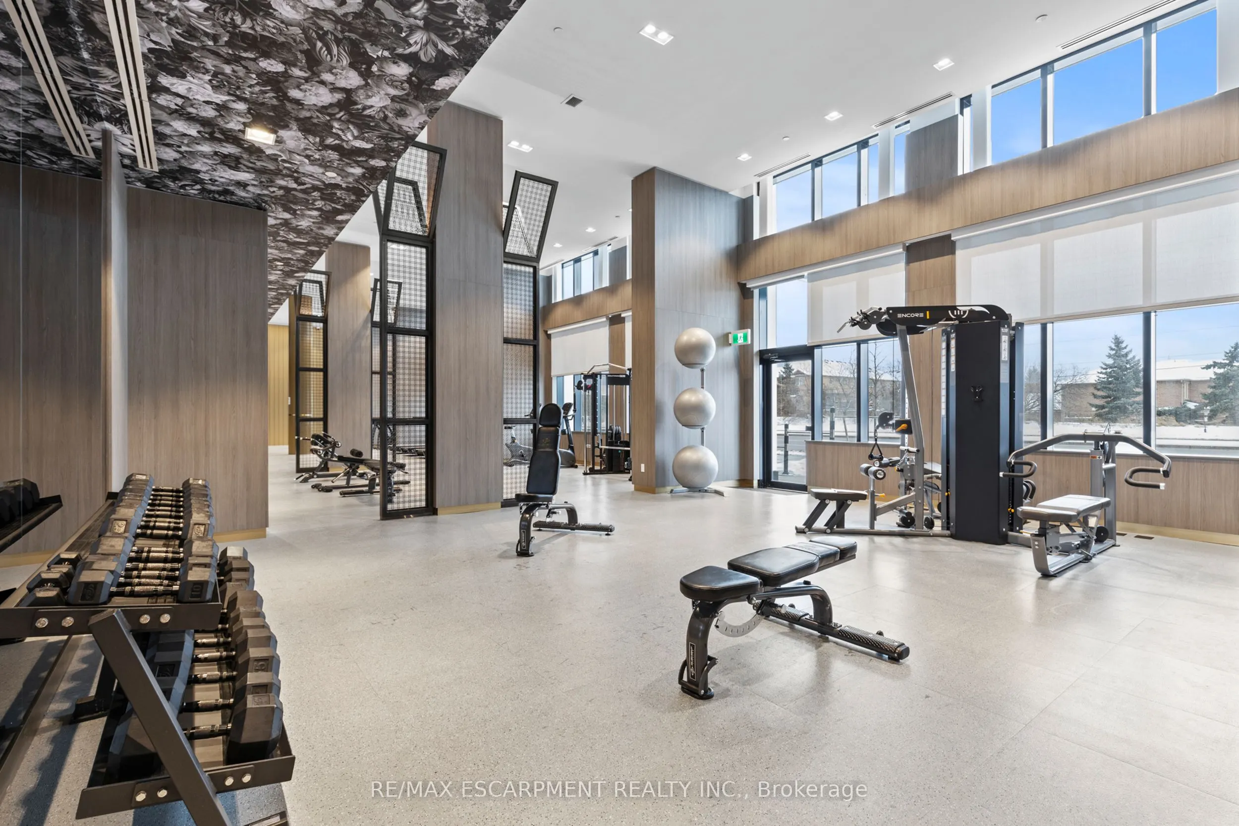405 Dundas Street W, #316